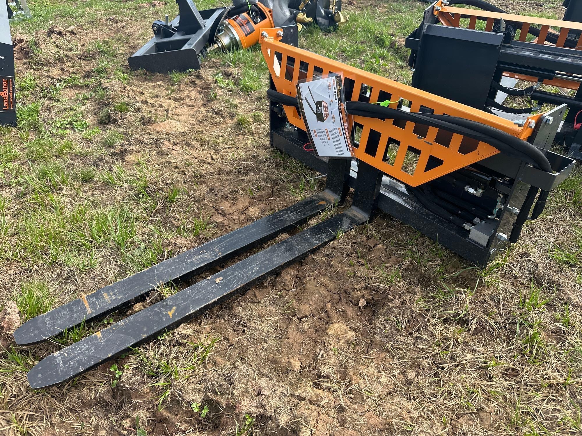 New/Unused Landhonor Hydraulic Quick Attach Pallet Forks (A65583)