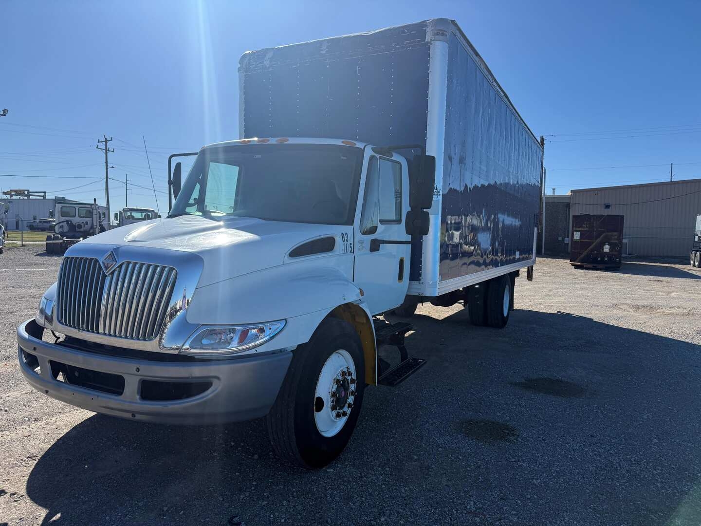 2004 INTERNATIONAL DURASTAR 4300 BOX TRUCK (A55745)
