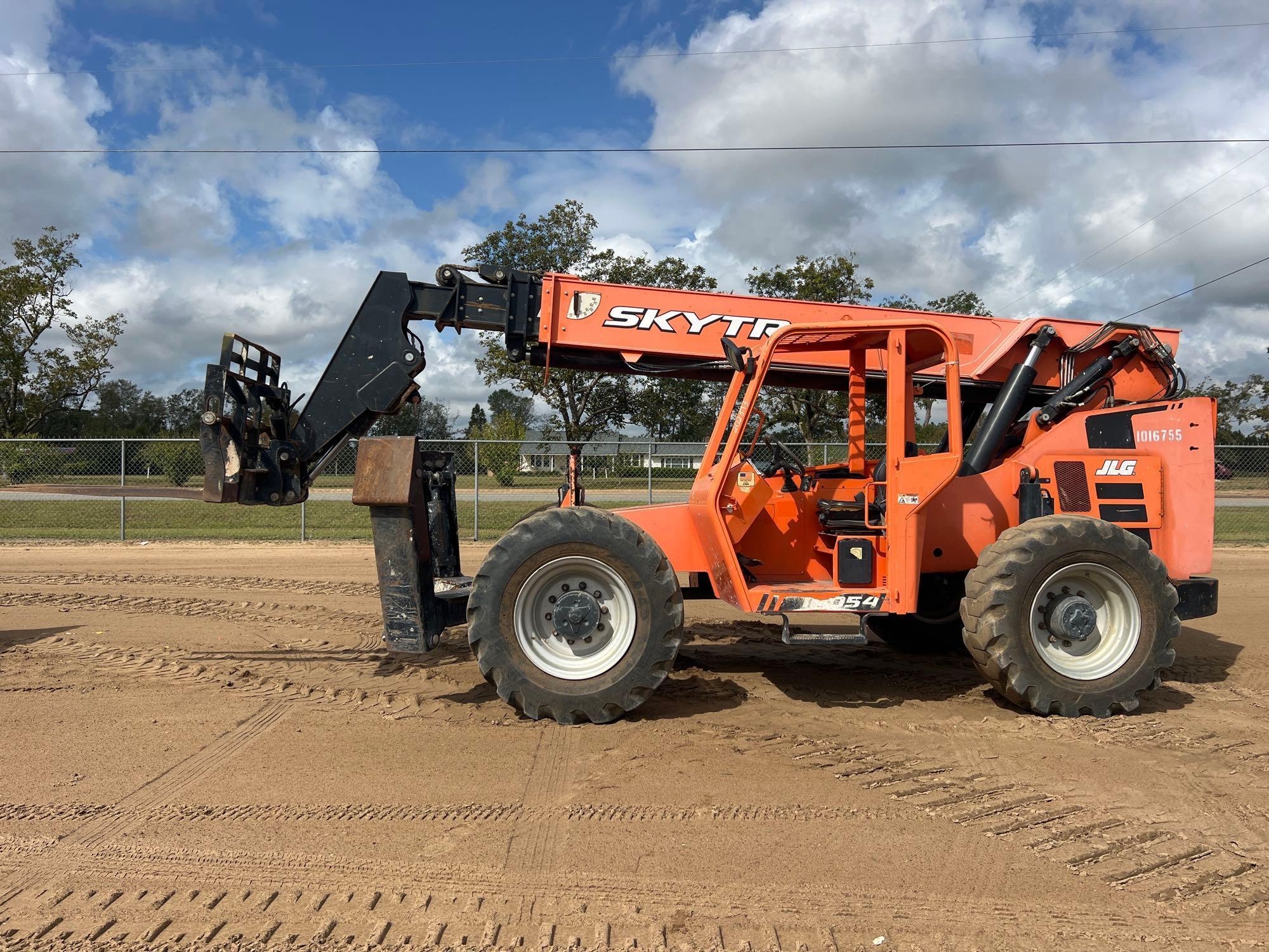2017 JLG 10054 SKYTRACK TELESCOPIC FORKLIFT (A52705)