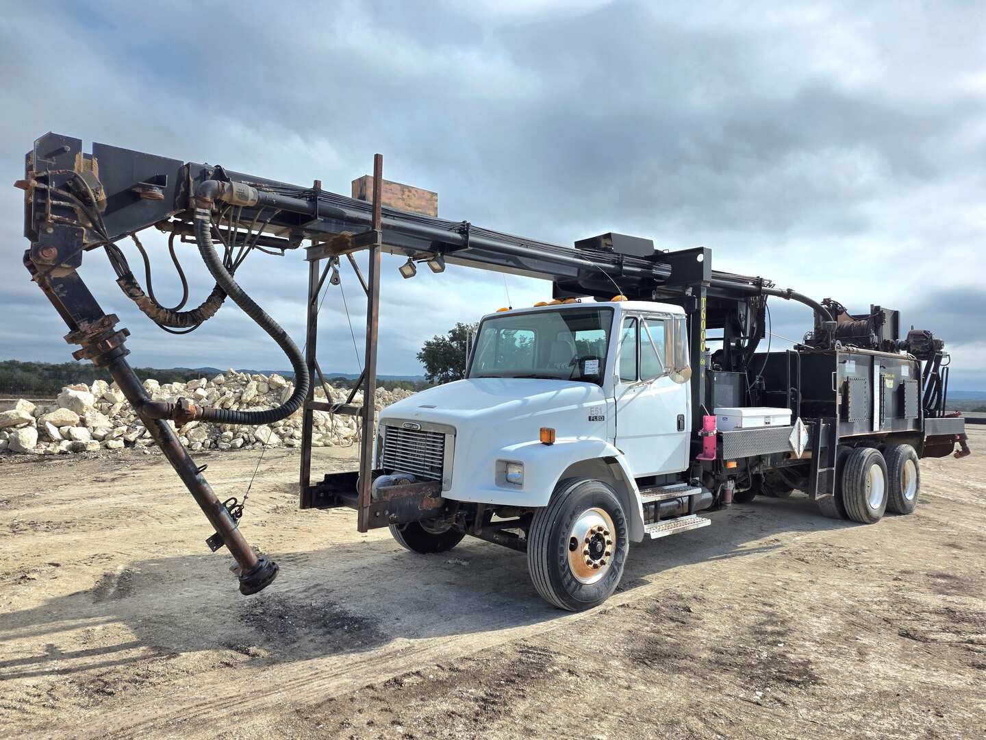 1999 FREIGHTLINER FL80 SWABBING UNIT TRUCK (A58214)