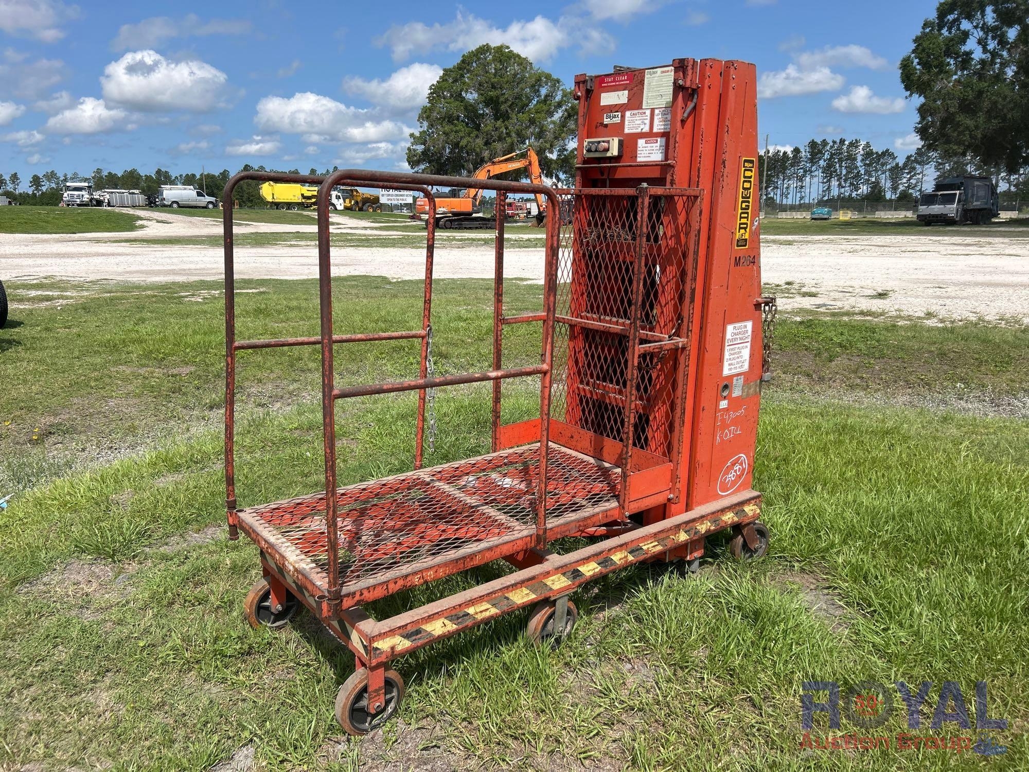 CougarLift XLT-SP10 10ft Aerial Lift (A49346)