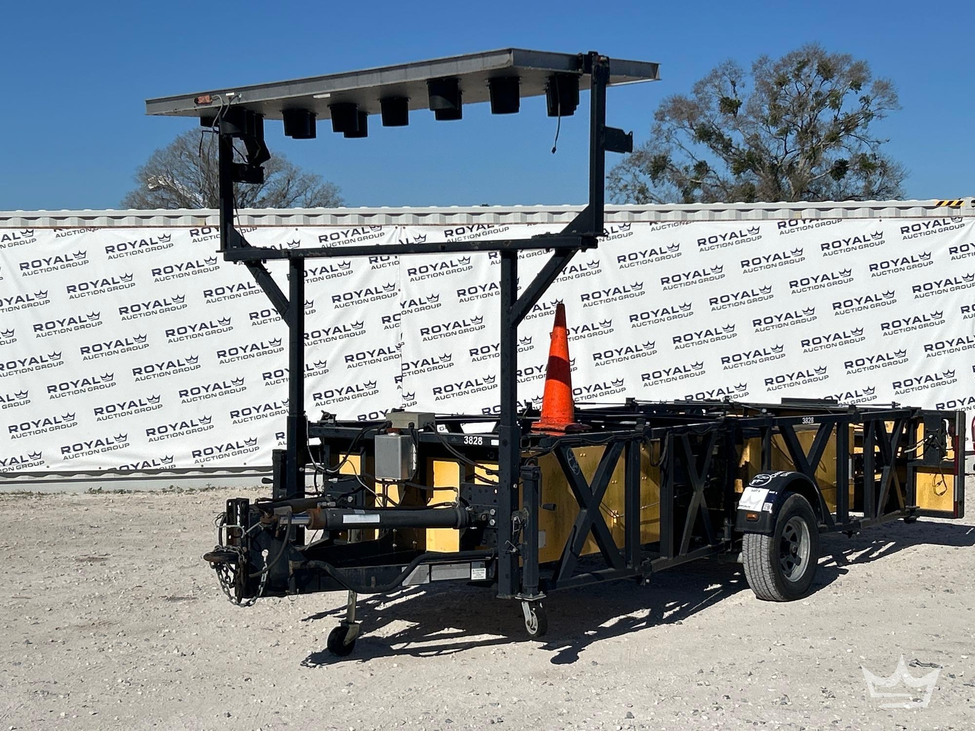 2011 Energy Absorption Systems TMA9000 19ft Attenuator Trailer (A61573)