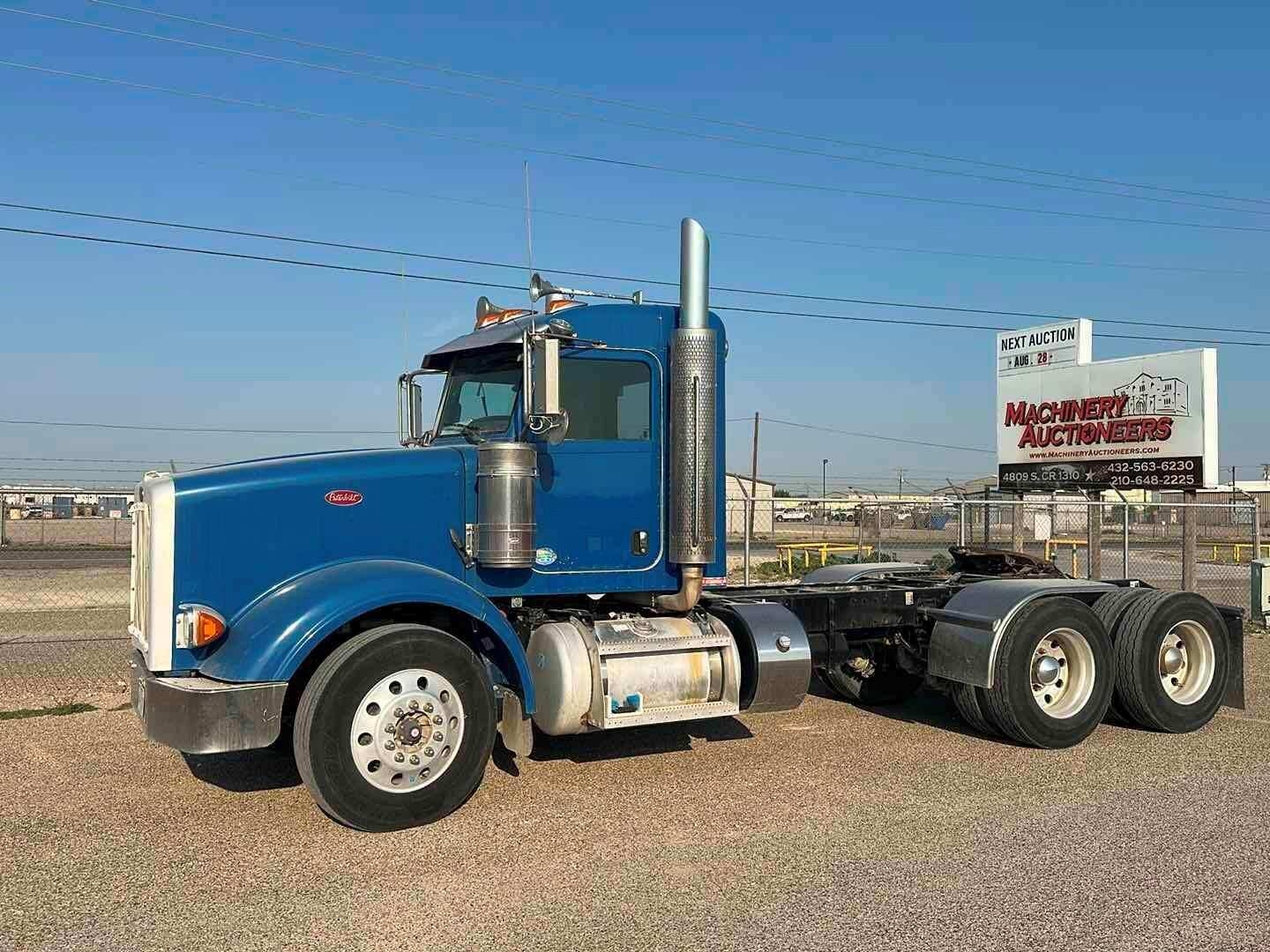 2013 PETERBILT 367 (A55745)