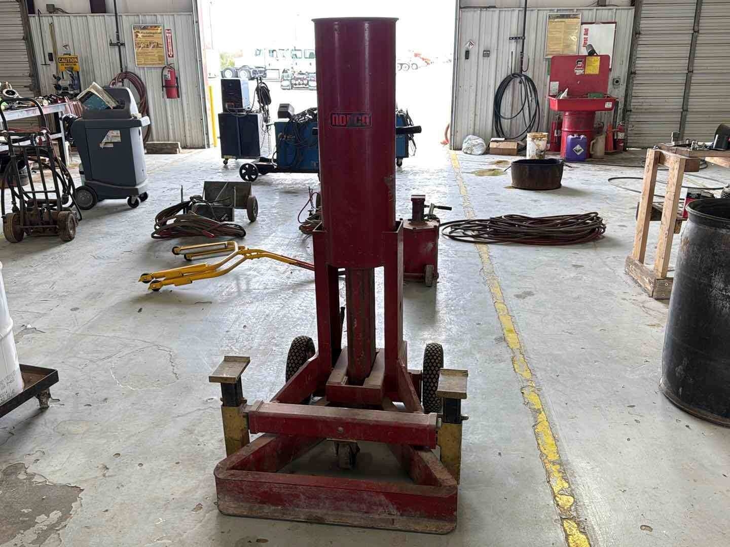 AIR LIFT 10 TON JACK (A55745)
