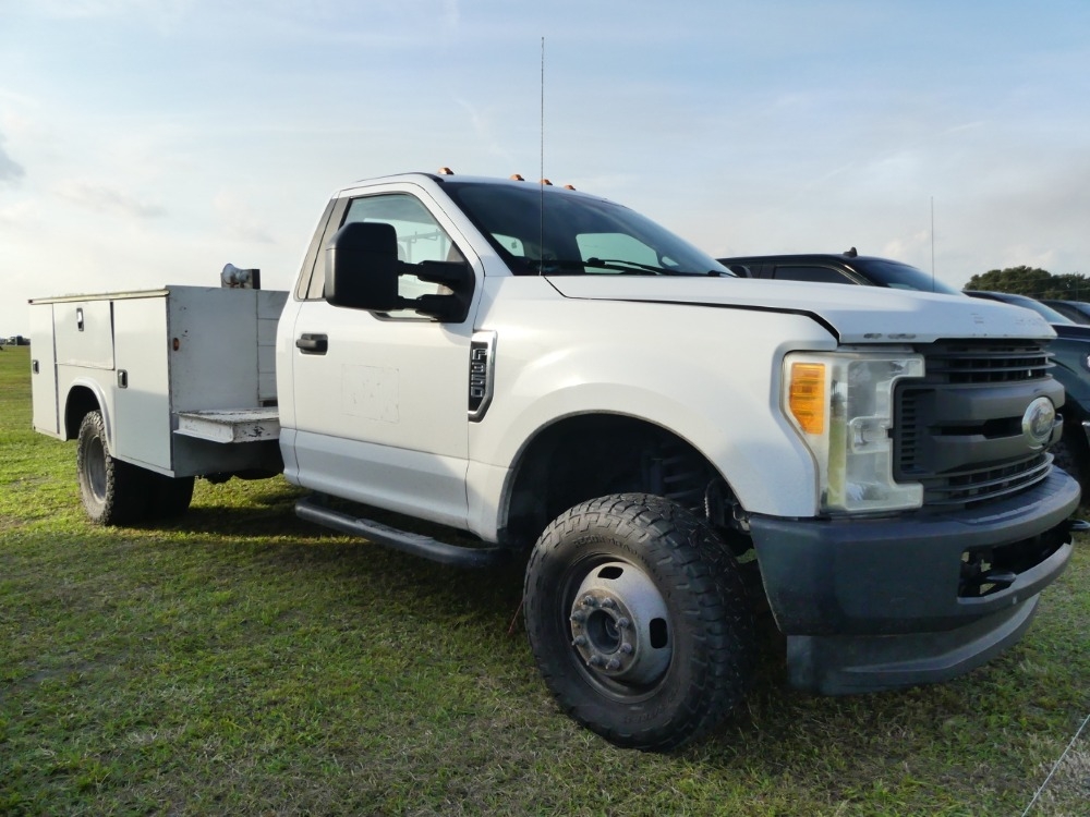 2017 Ford F-350XL (A57148)