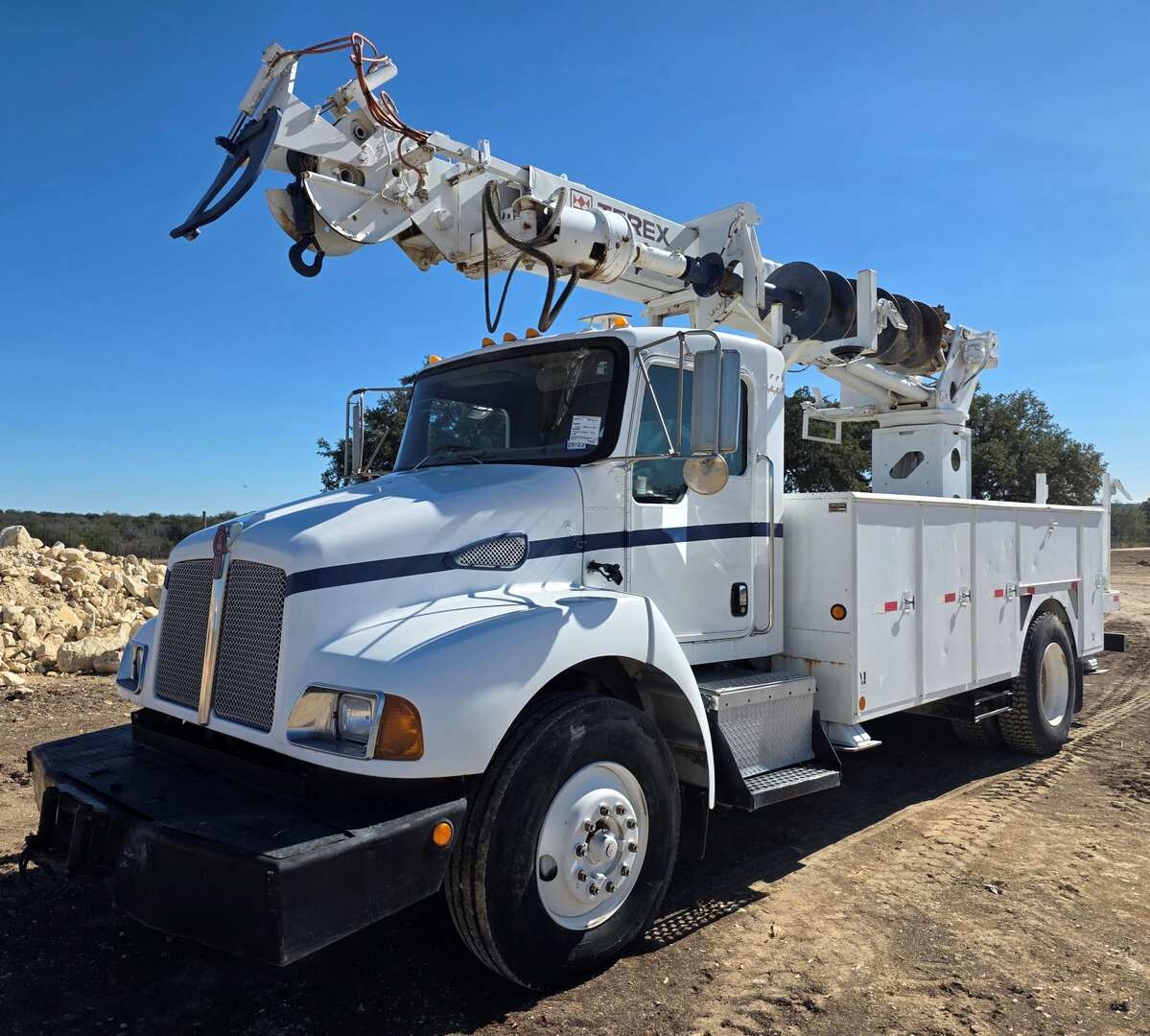 2006 KENWORTH T300 DAYCAB DIGGER TRUCK (A58214)