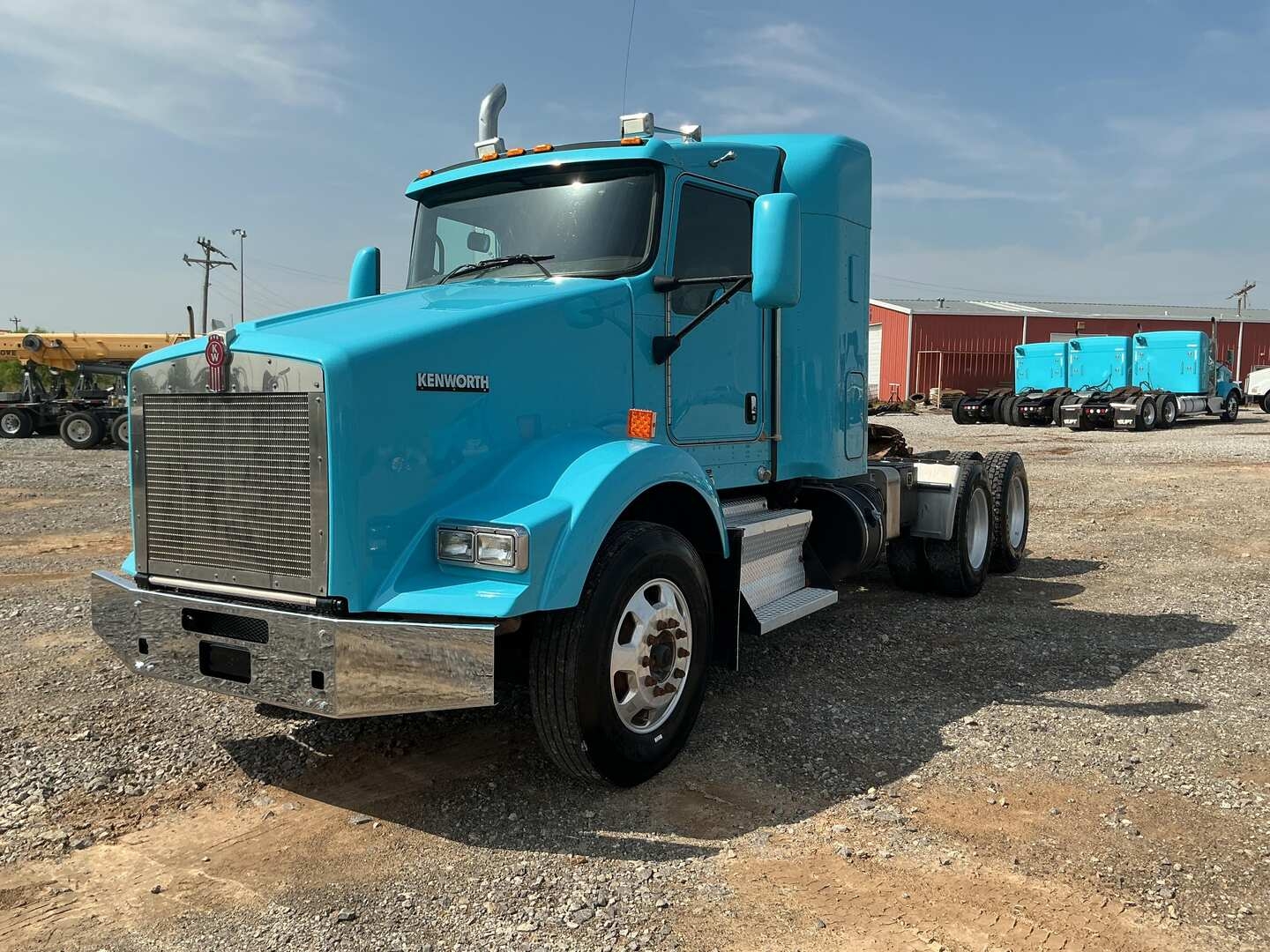 2015 KENWORTH T800 MID-ROOF SLEEPER (A50854)