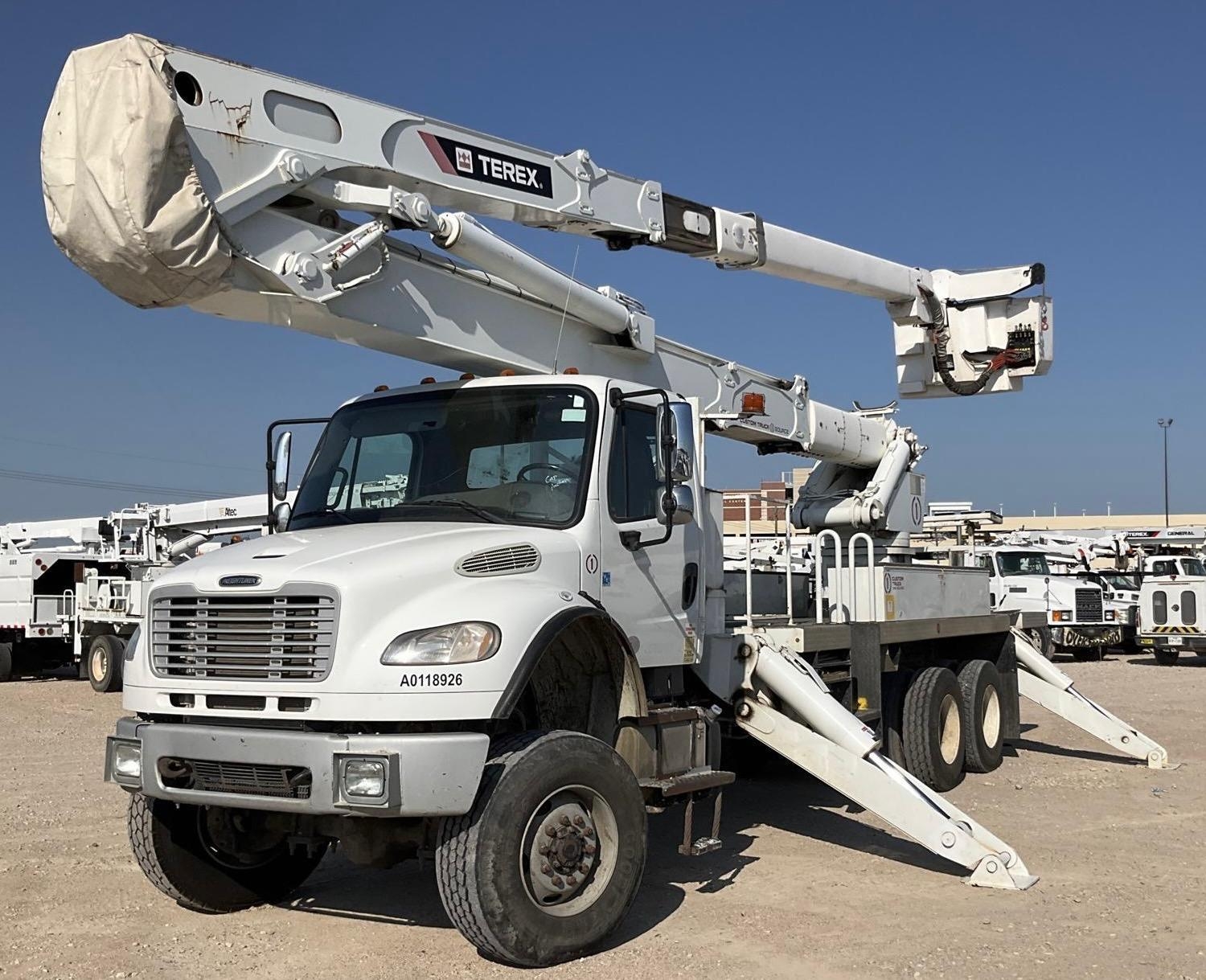 2015 Freightliner Bucket Truck - Terex TM 100 Boom - Cummins Diesel - Allison Transmission (A55218)