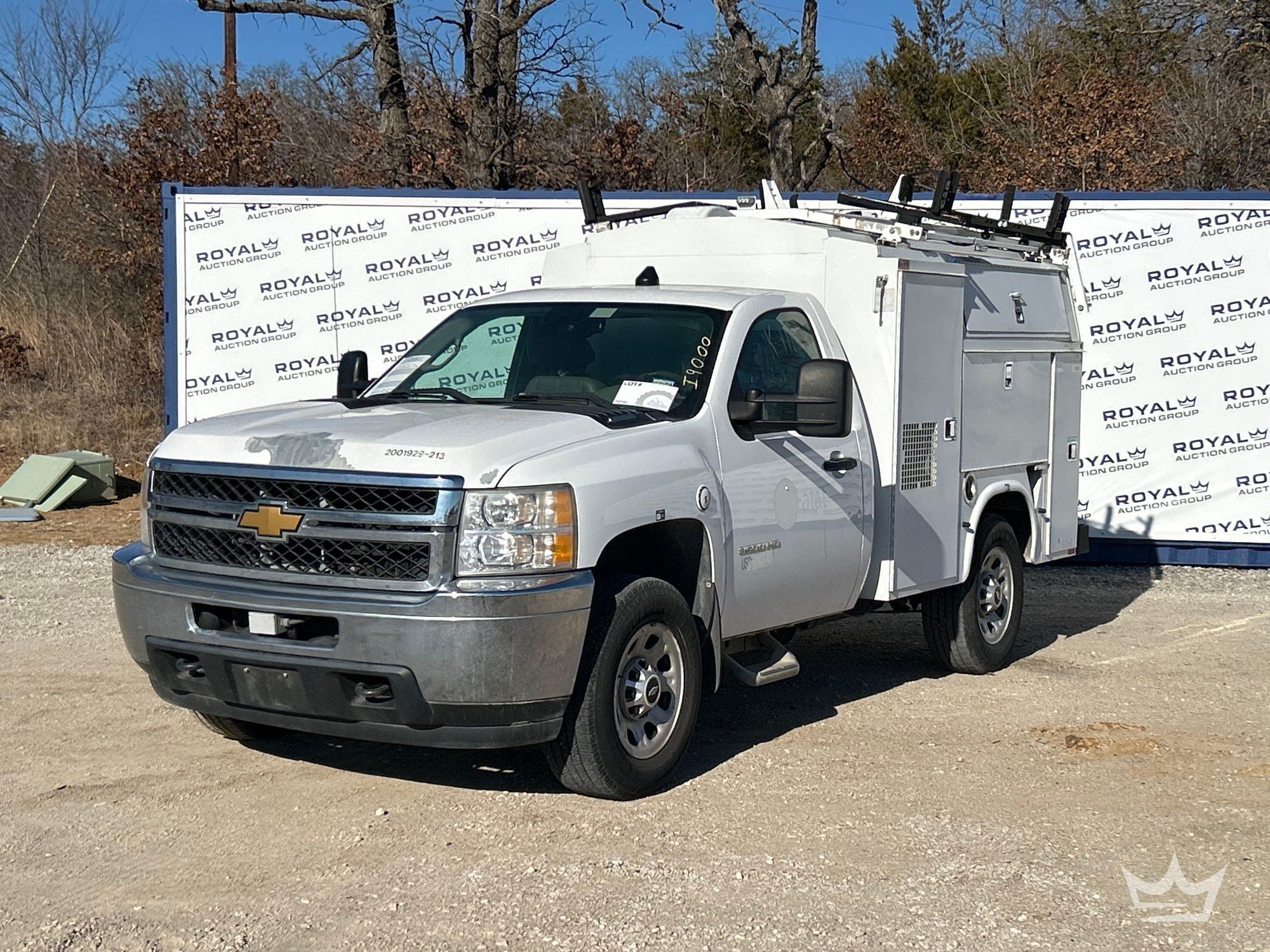 2013 Chevrolet Silverado 3500HD Enclosed Service Truck (A64194)