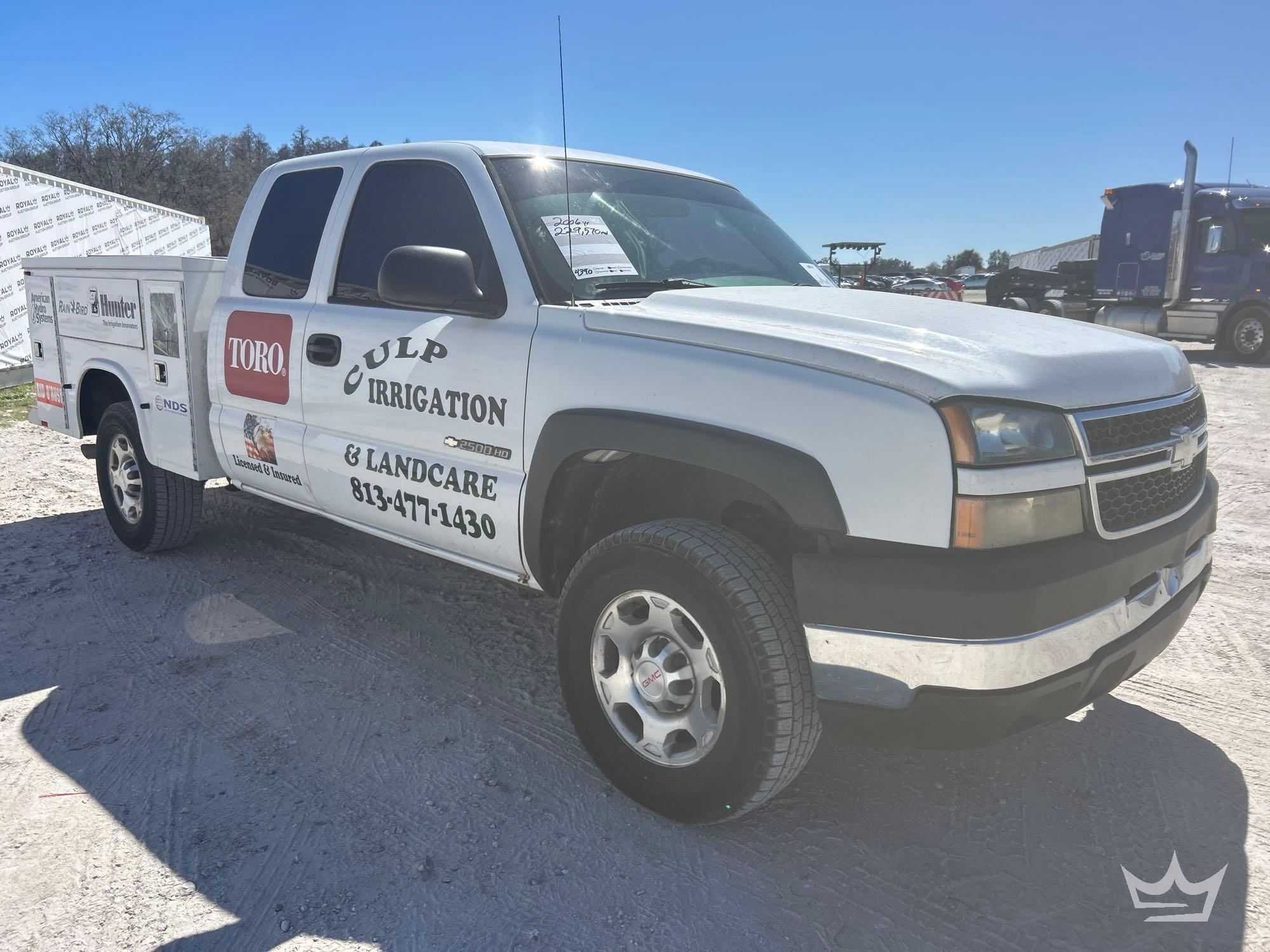 2006 Chevrolet Silverado 2500HD Ext. Cab Knapheide Service Truck (A61573)