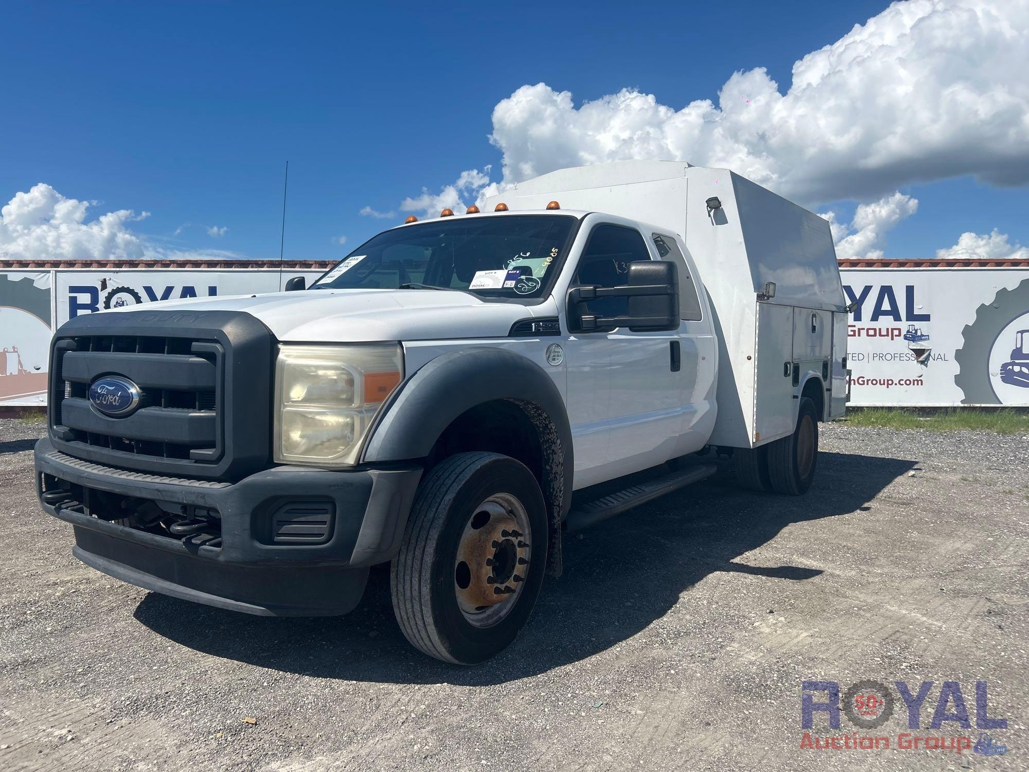 2015 Ford F-550 Ext. Cab Enclosed Service Truck with Liftgate (A53422)