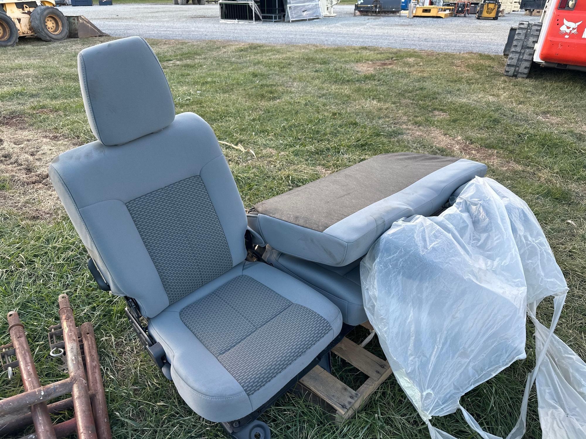 Truck Seats (A55272)