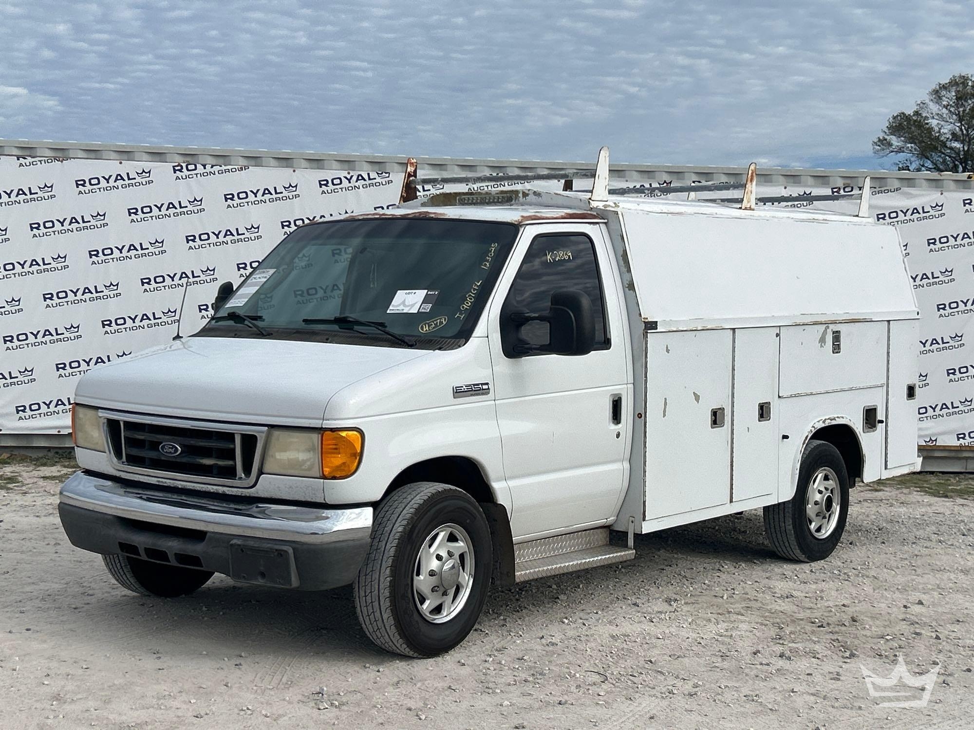 2006 Ford E-350 Enclosed Service Van (A59230)