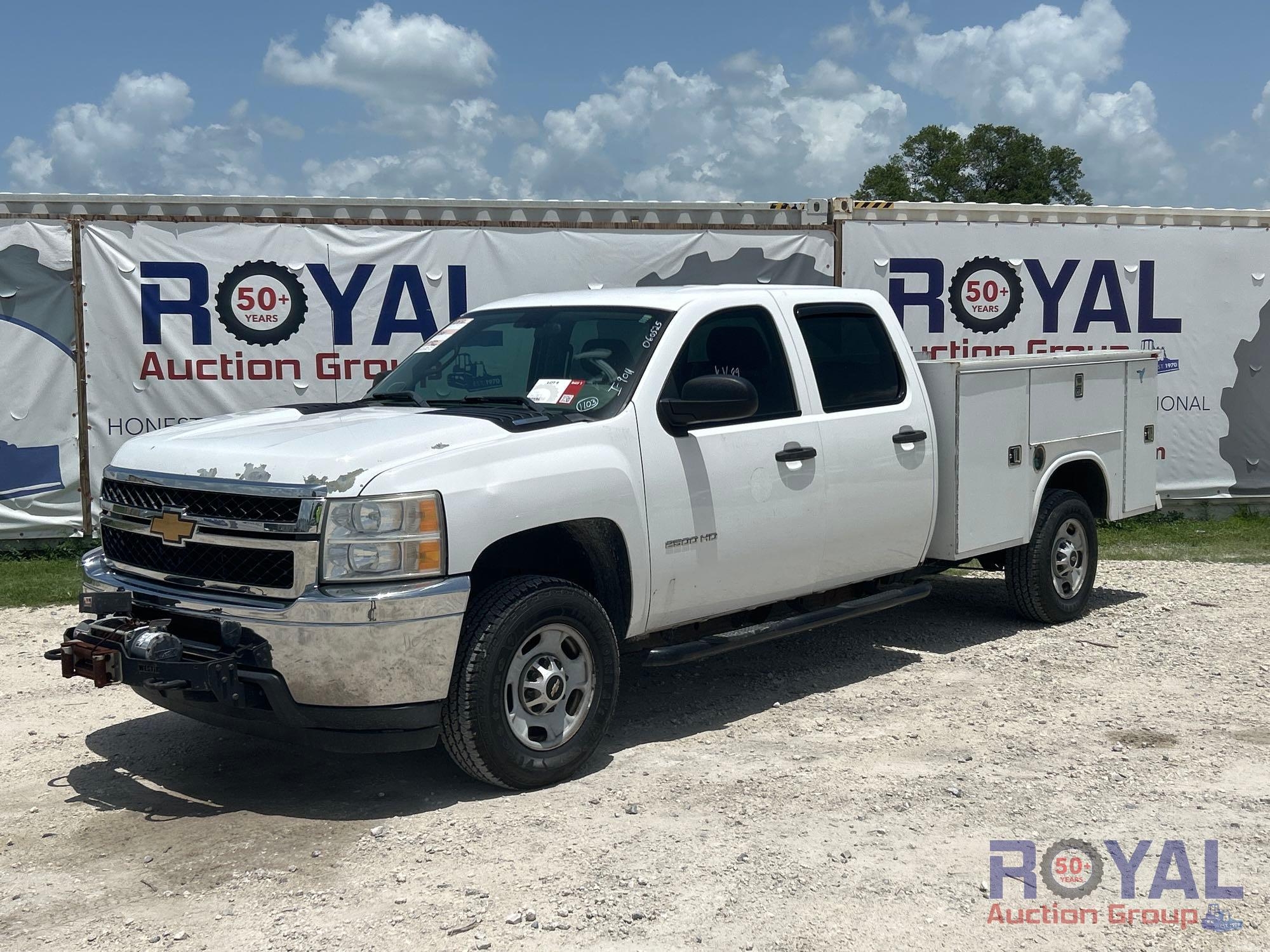 2013 Chevrolet Silverado 1500 4x4 Crew Cab Service Truck (A48081)