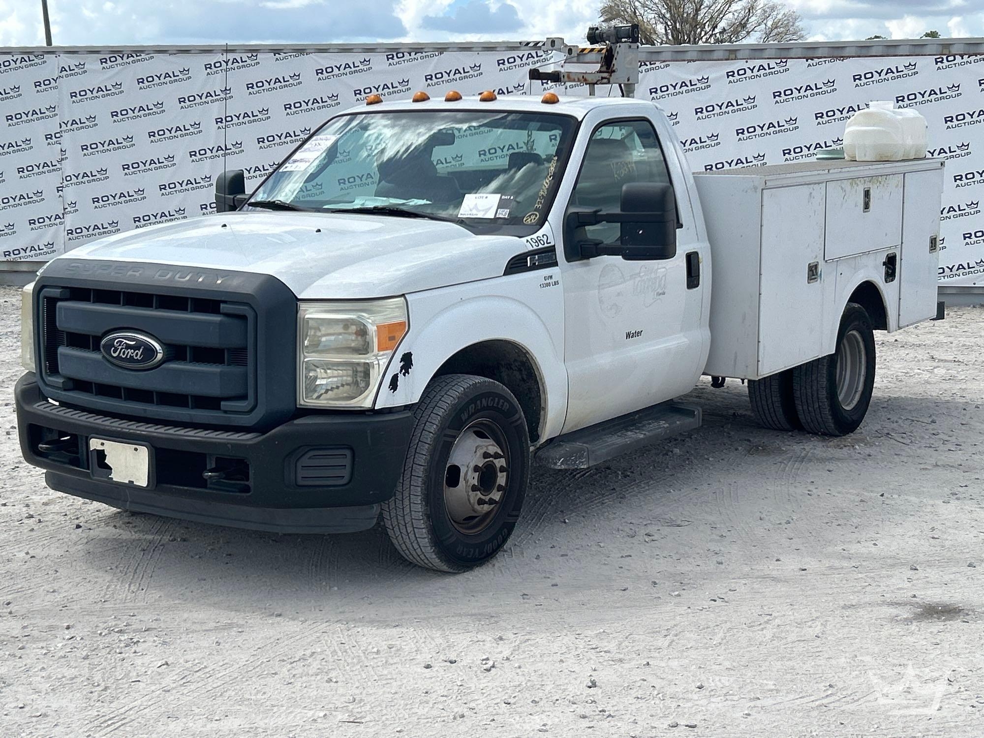2012 Ford F-350 Western Mule 1,500 LB Crane Service Truck (A61573)