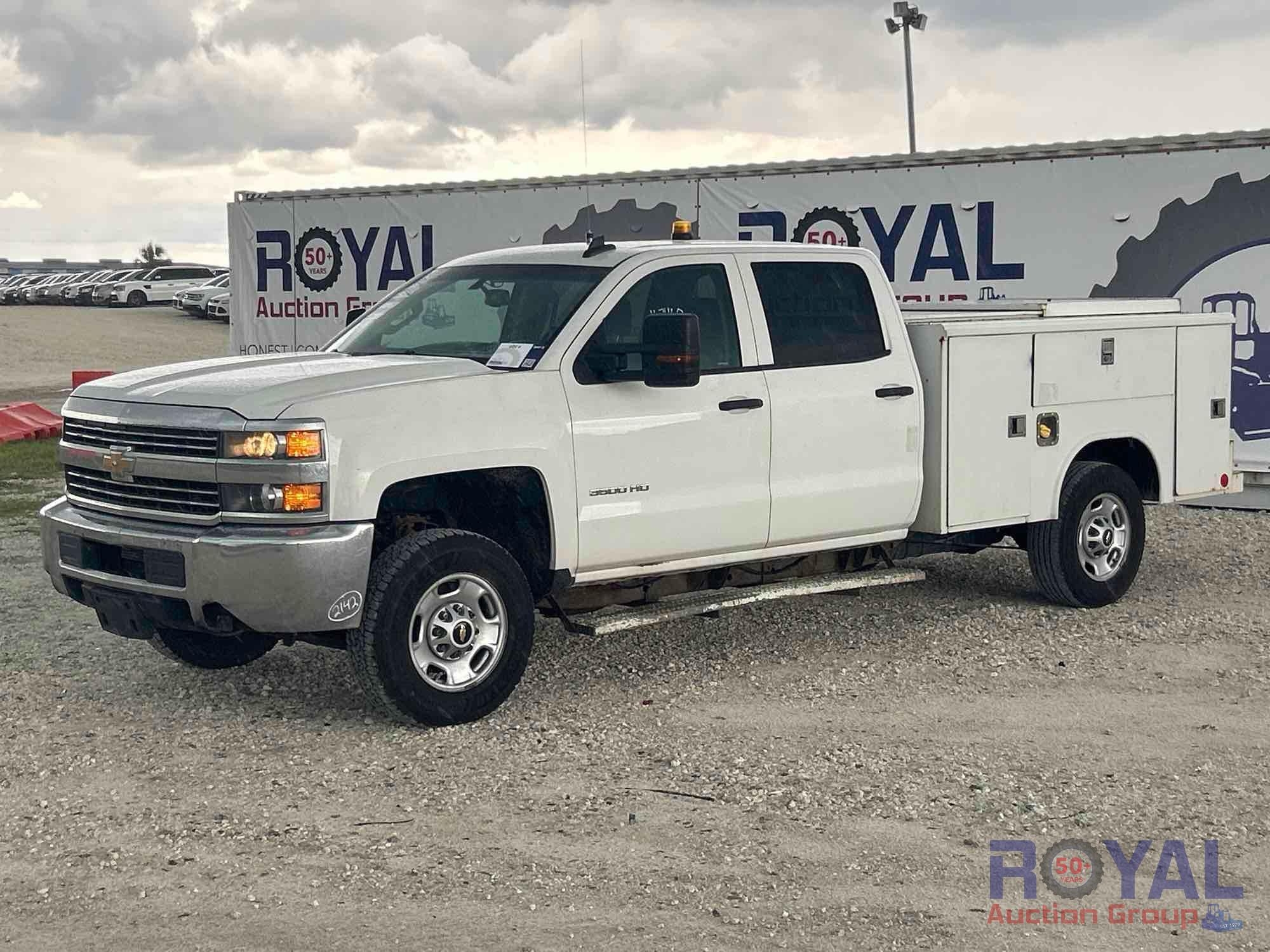 2017 Chevrolet Silverado 3500 HD 4x4 Crew Cab Reading Service Truck (A48081)