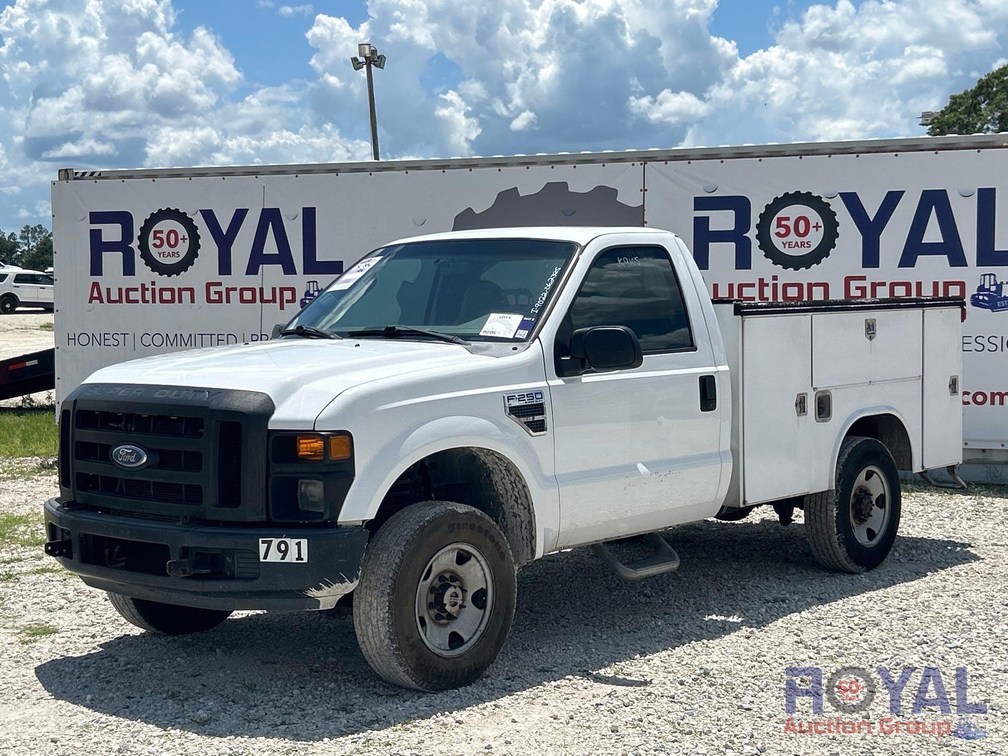 2008 Ford F-250 4x4 Reading Service Truck with Liftgate (A48081)