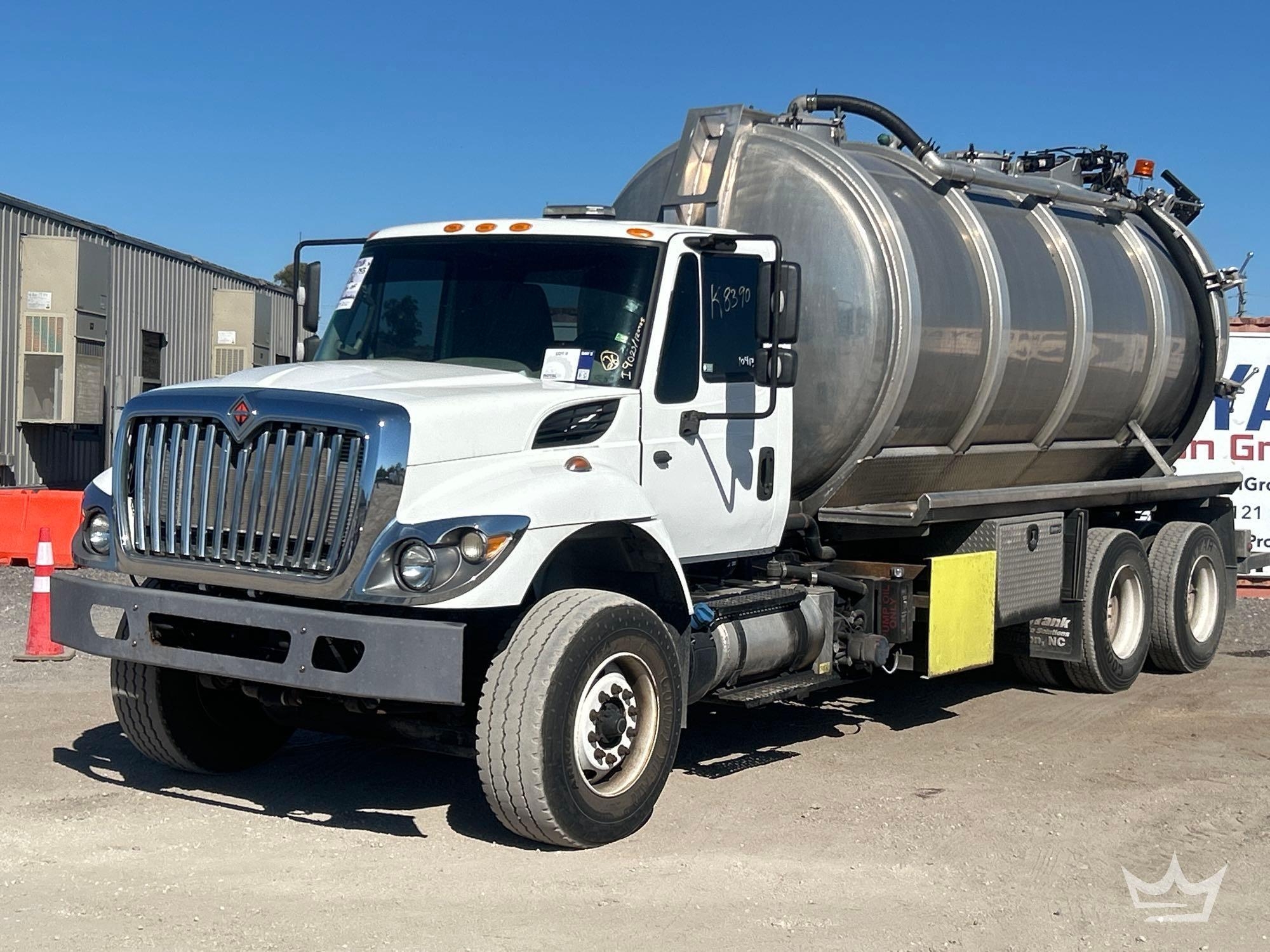 2018 International WorkStar 7400 Lely 4,500 Gallon T/A Septic Wet Vacuum Truck (A59230)