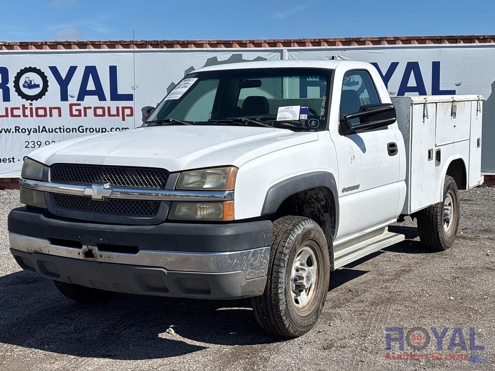 2004 Chevrolet Silverado 2500HD Service Truck (A53422)