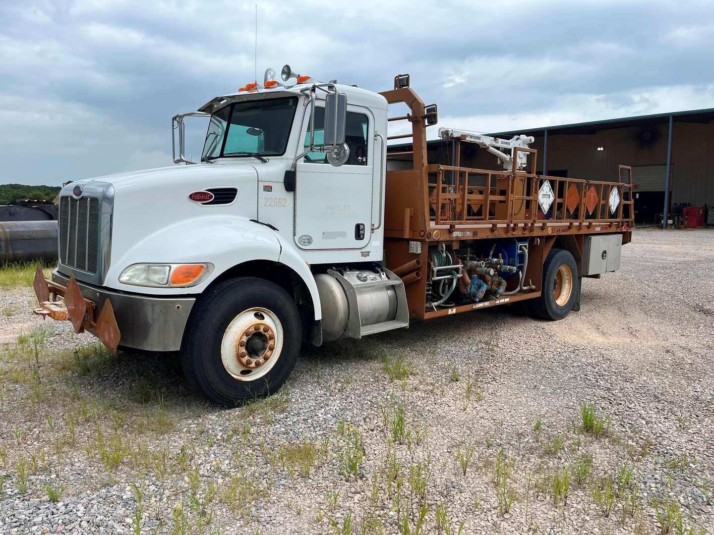 2012 PETERBILT 337 (A58214)