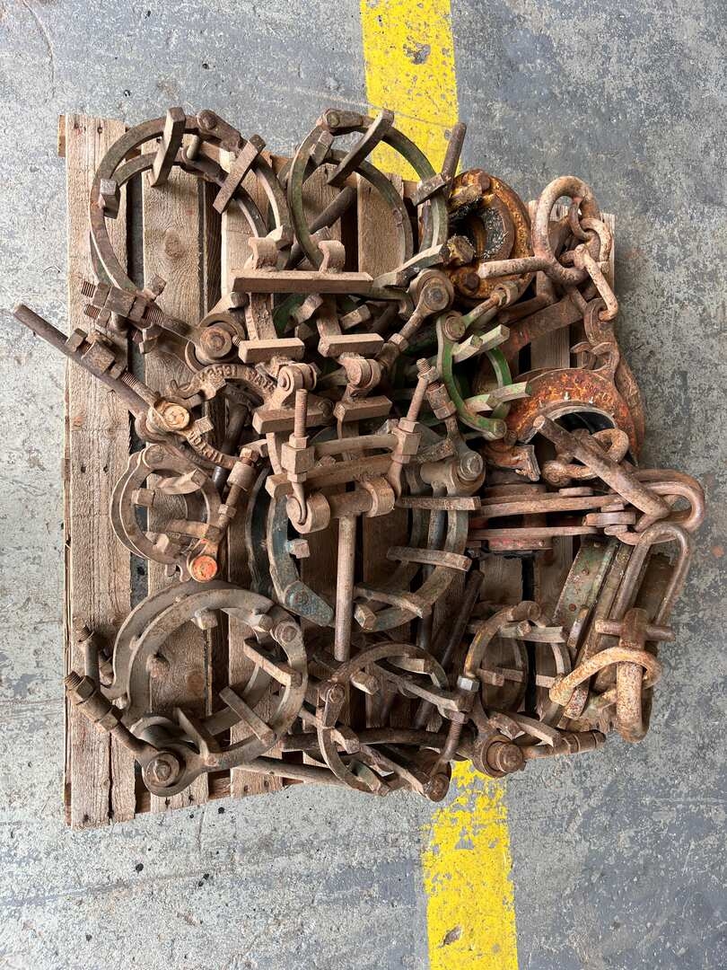 PALLET OF PIPE CLAMPS (A50854)