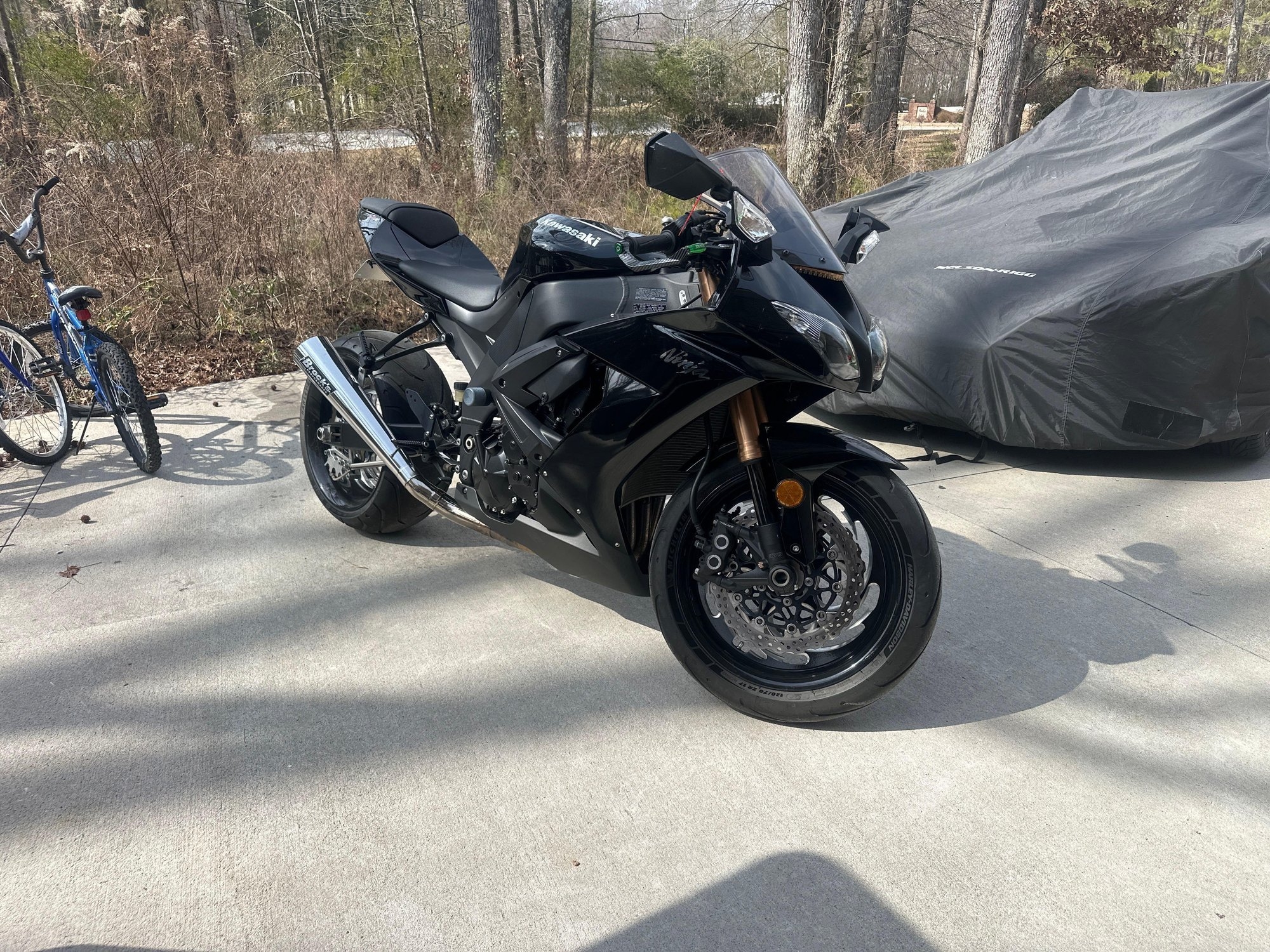 2008 Kawasaki ZX1000 Motorcycle, VIN # JKAZXCE1X8A013733 (A61165)