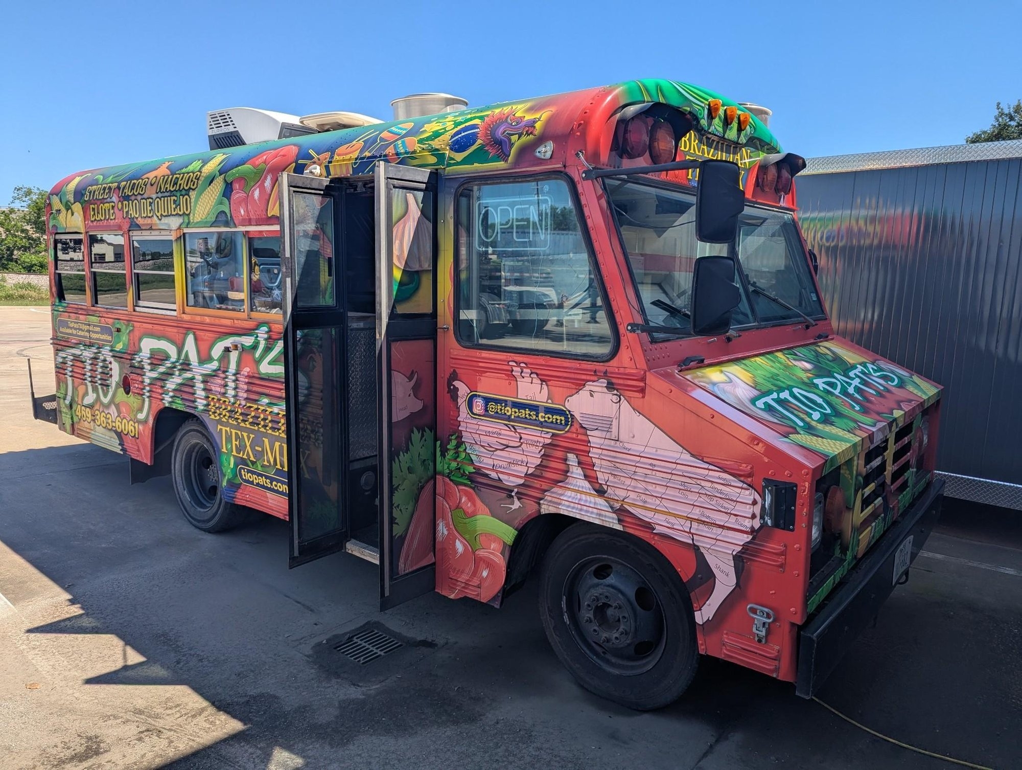 Food Truck - 1999 Chevrolet Blue Bird School Bus and Turnkey Food Truck Business Package (A55314)