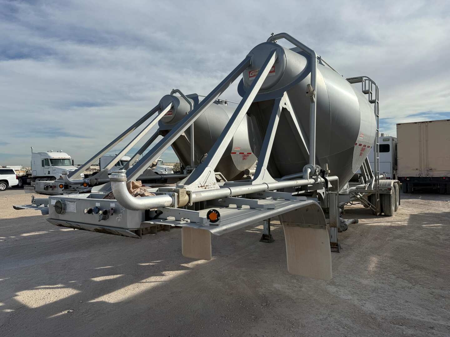 2019 C.GALLEGOS PNEUMATIC TRAILER (A58214)