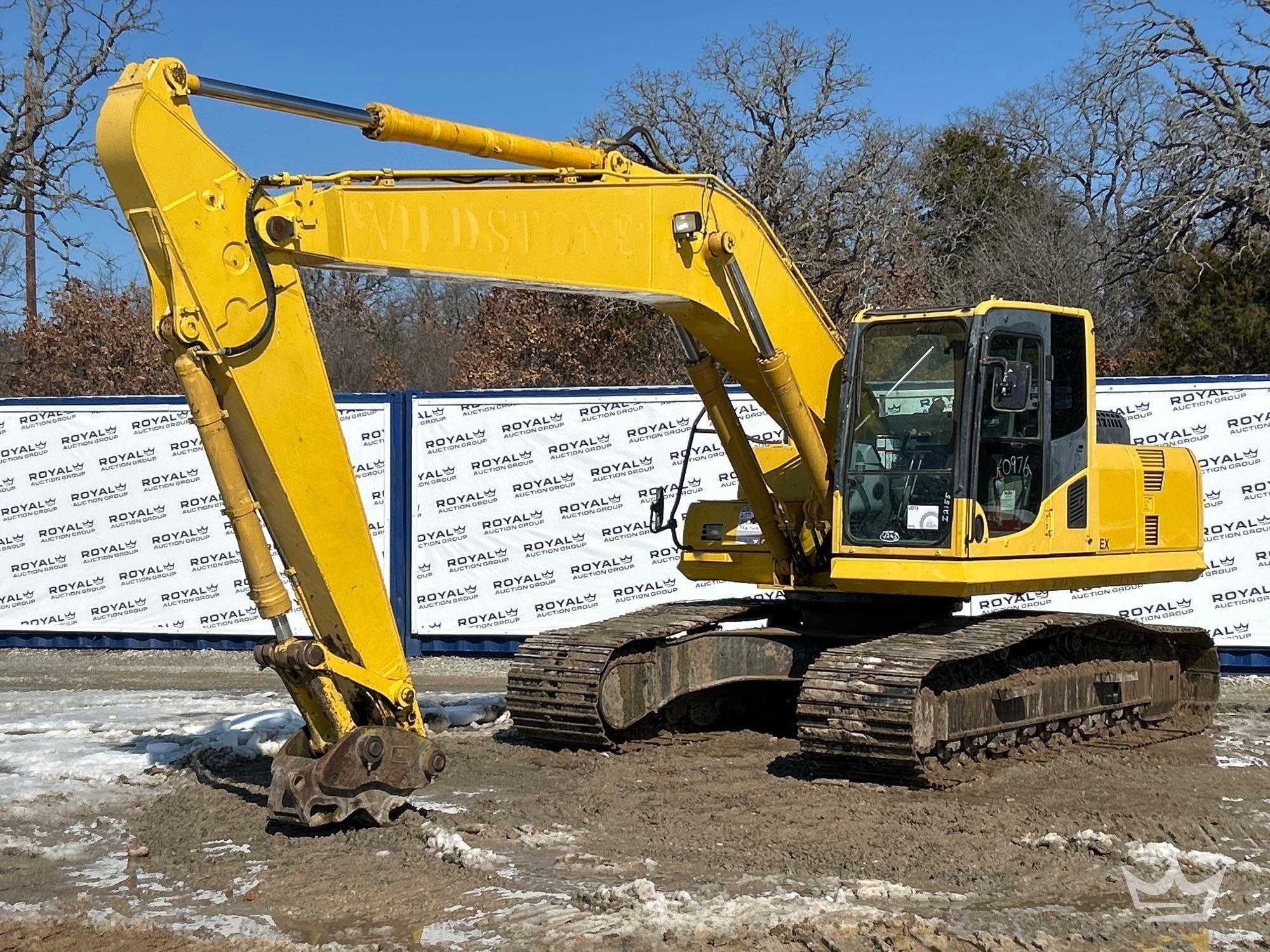 2013 Komatsu PC200LC-8 Hydraulic Excavator (A60352)