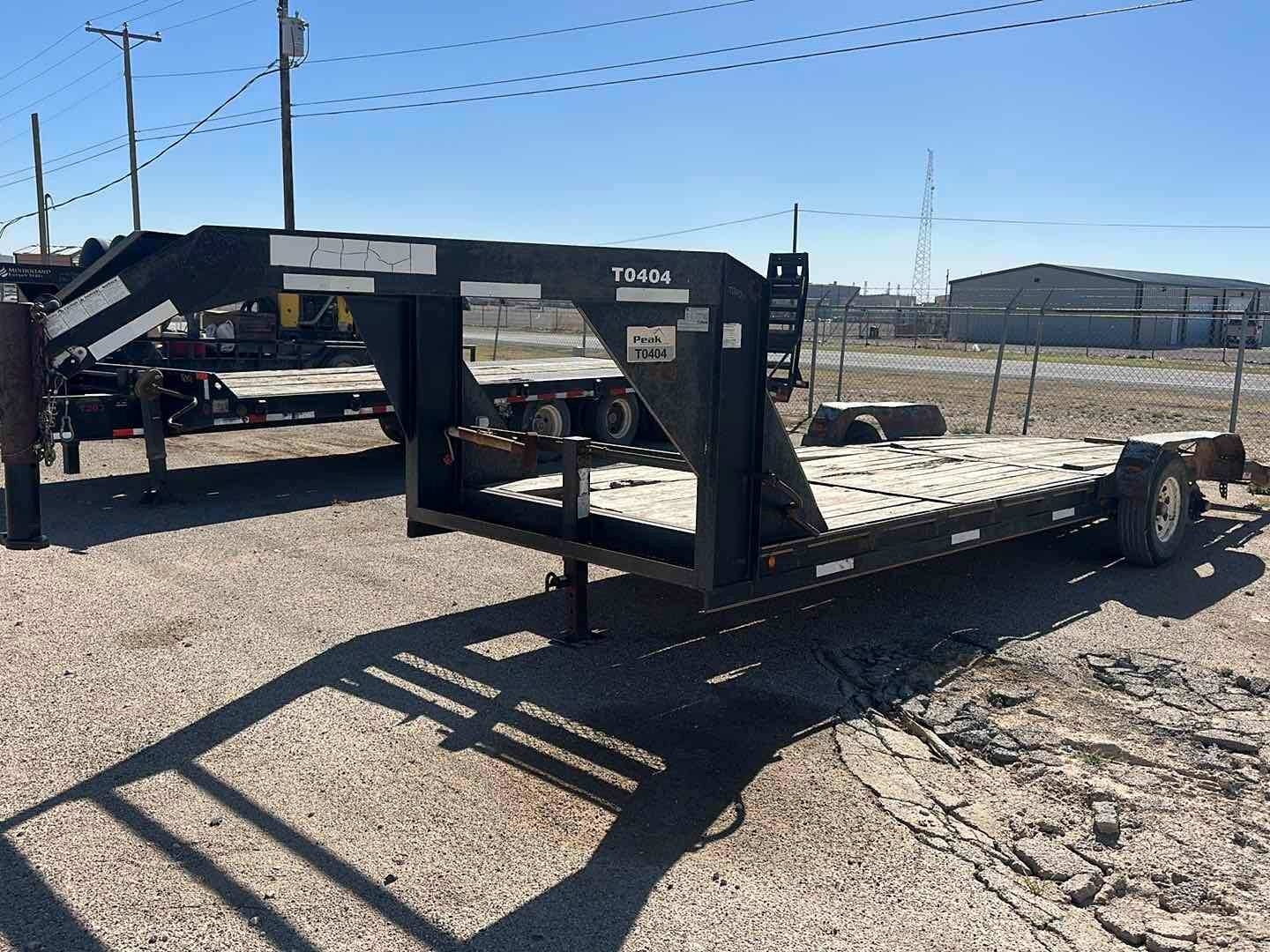 2010 MAXEY WELDING 20 T/A GOOSENECK TRAILER (A58216)