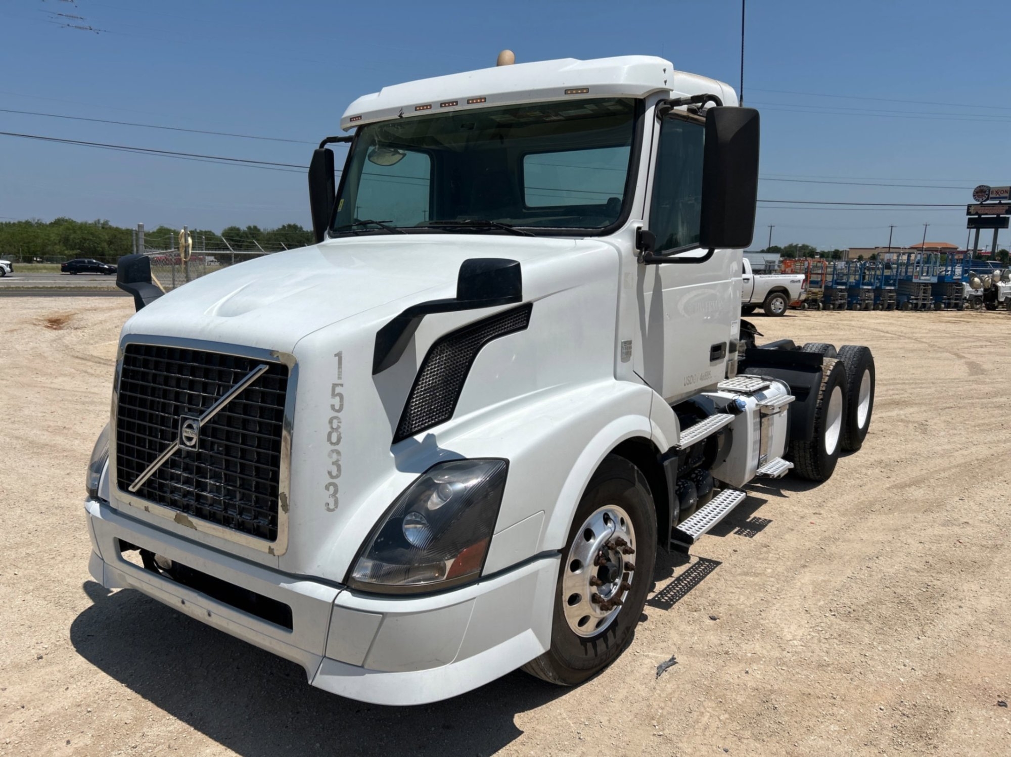 2014 VOLVO VNL DAYCAB (A48992)