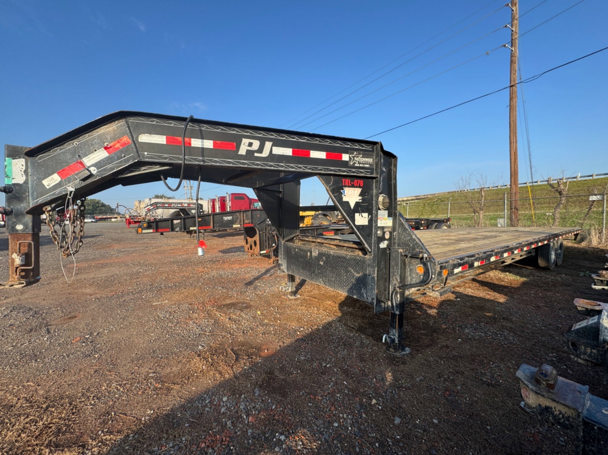 2019 PJ TRAILER 32FT GOOSENECK (A55745)