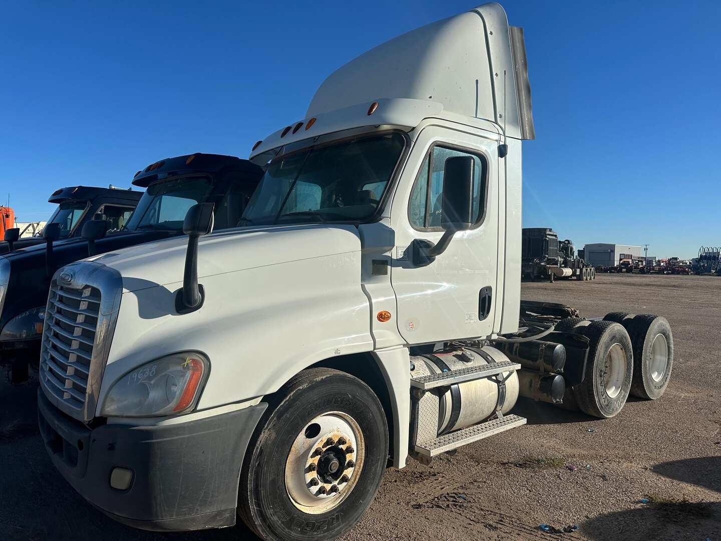 2013 FREIGHTLINER  CASCADIA (INOPERABLE) (A55745)