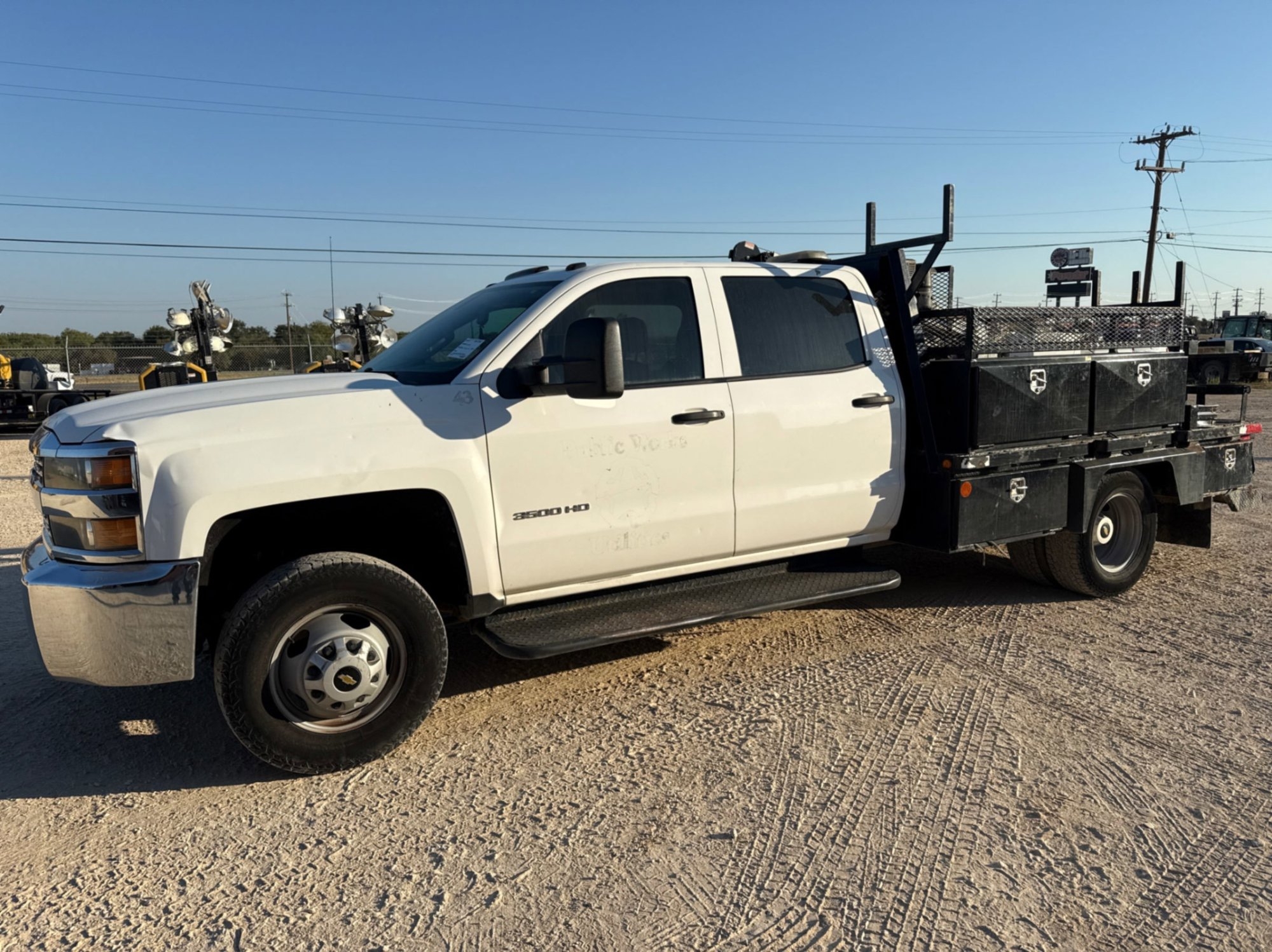2015 CHEVROLET SILVERADO 3500HD CC (A55745)