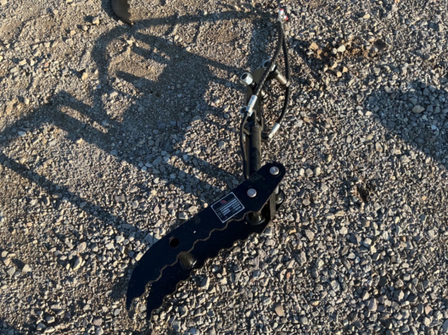 HYDRAULIC THUMB CLAMP FOR MINI EXCAVATOR (A58214)