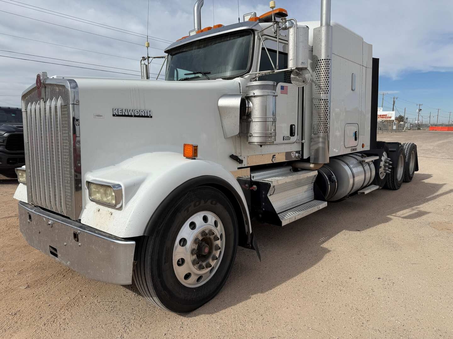 2013 KENWORTH W900 TRIAXLE (A58214)