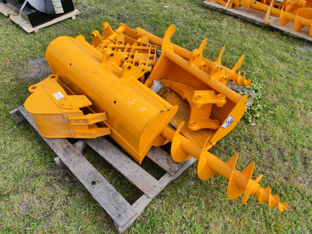 Giyi Excavator Attachment Set (A57149)