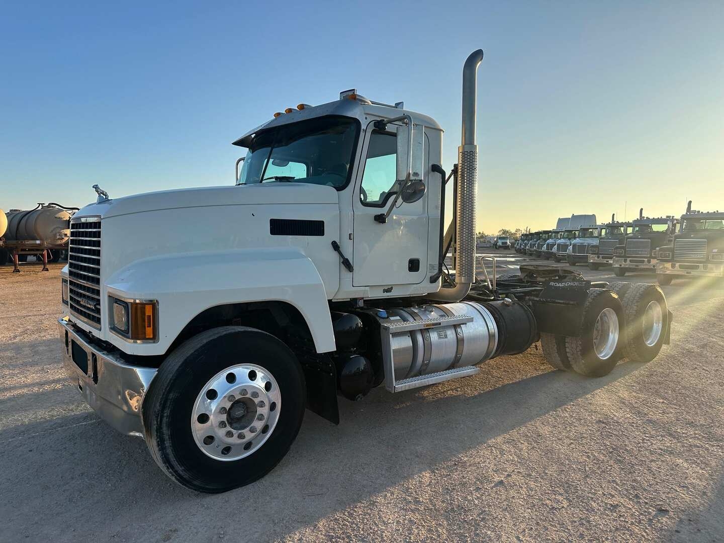 2019 MACK PINNACLE (A55745)