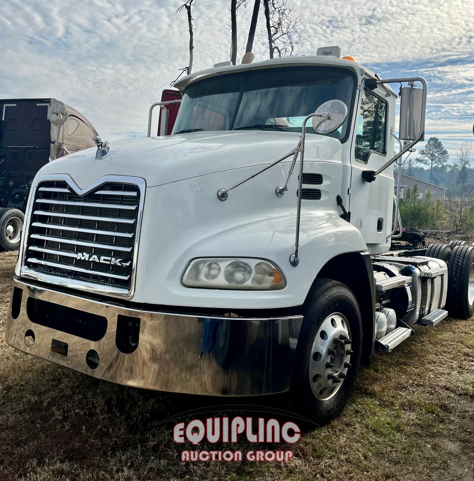 2015 MACK CXU613 DAY CAB (A59906)