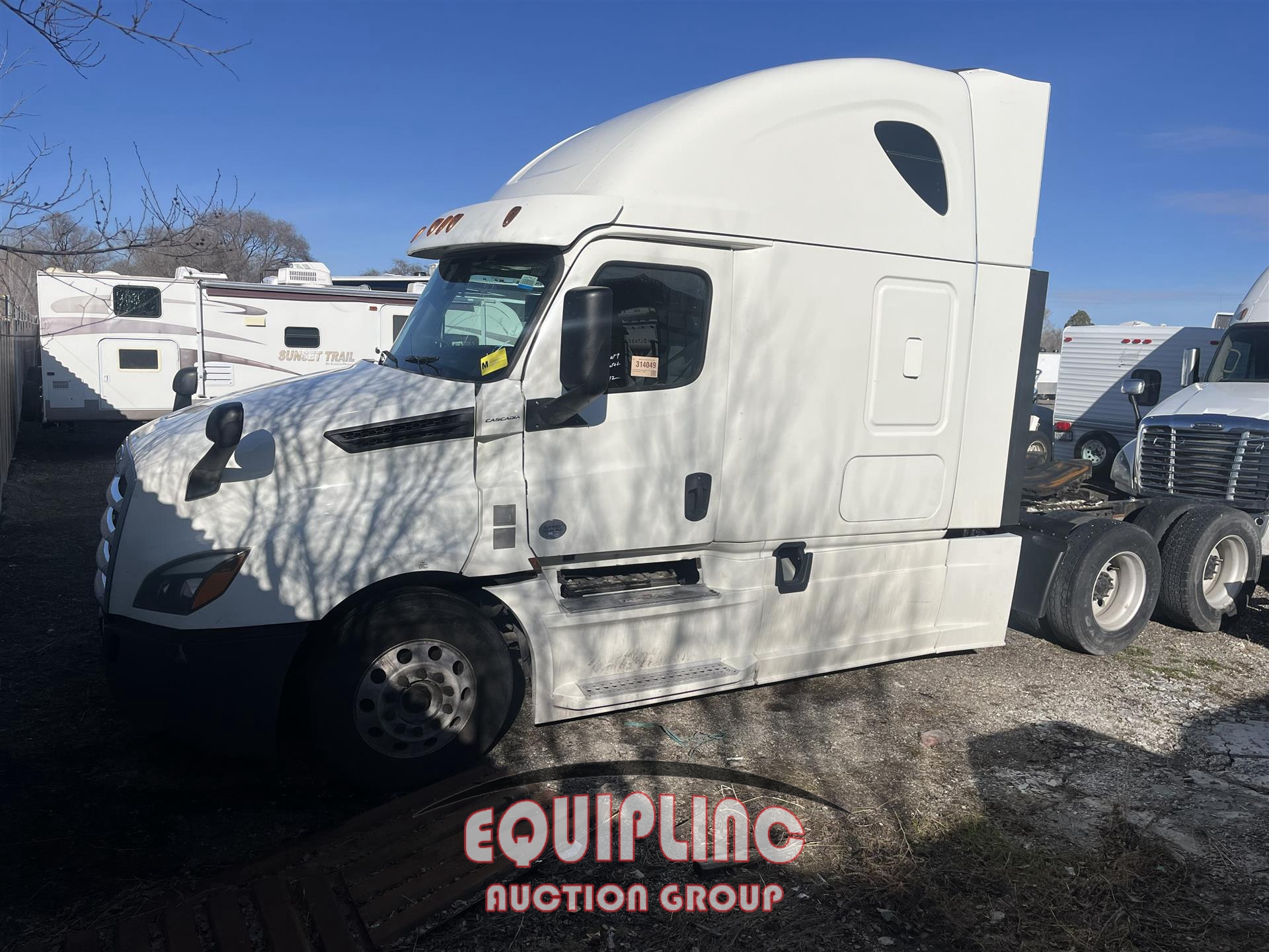 2018 FREIGHTLINER CASCADIA 6X4 T/A SLEEPER TRUCK TRACTOR (A69167)