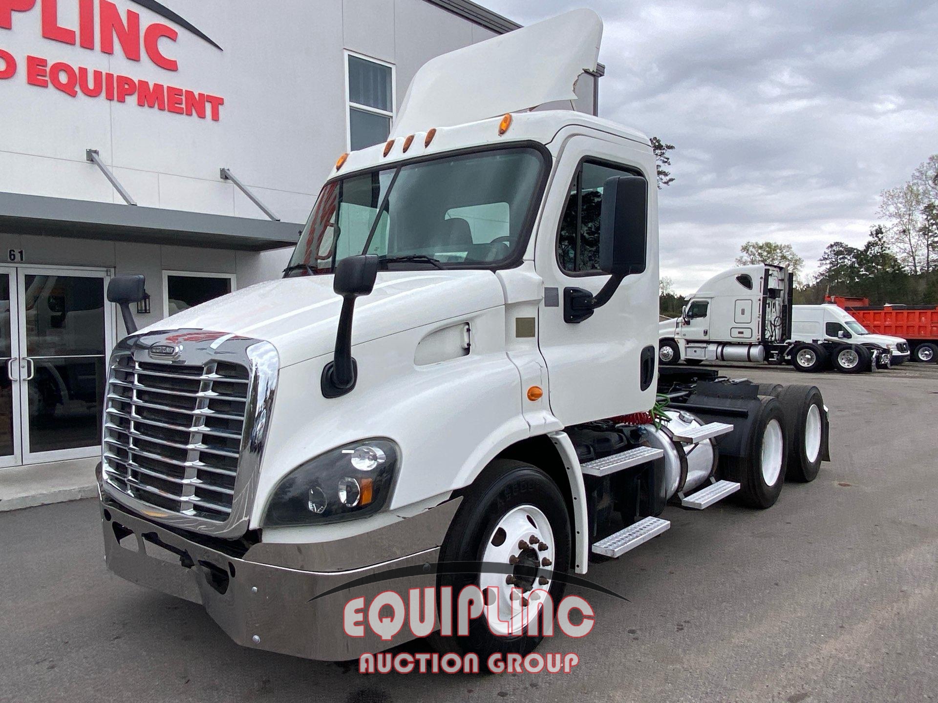2015 FREIGHTLINER CASCADIA T/A DAYCAB TRUCK TRACTOR (A59914)