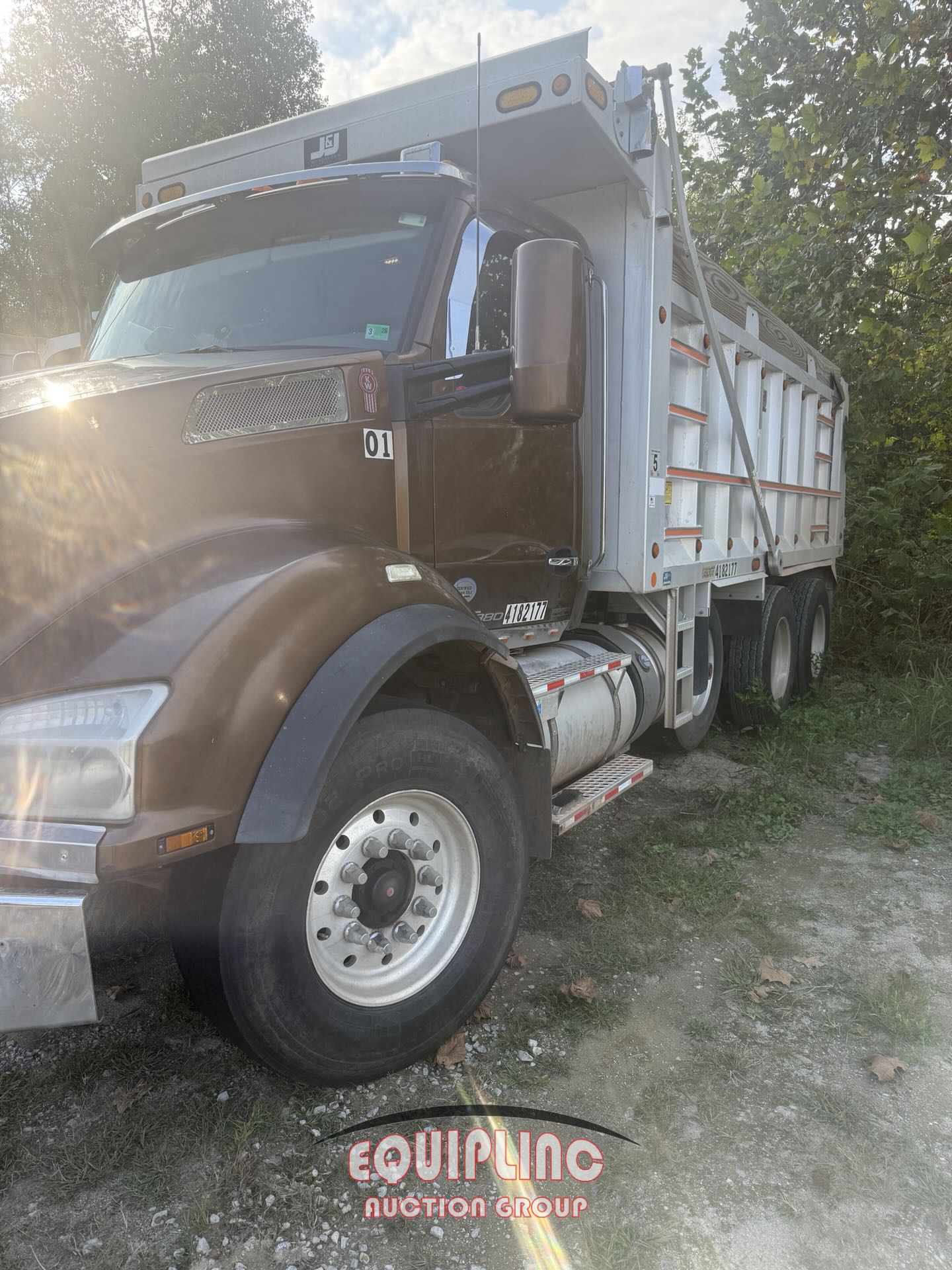 2016 KENWORTH T880 TRI AXLE DUMP TRUCK (A56138)