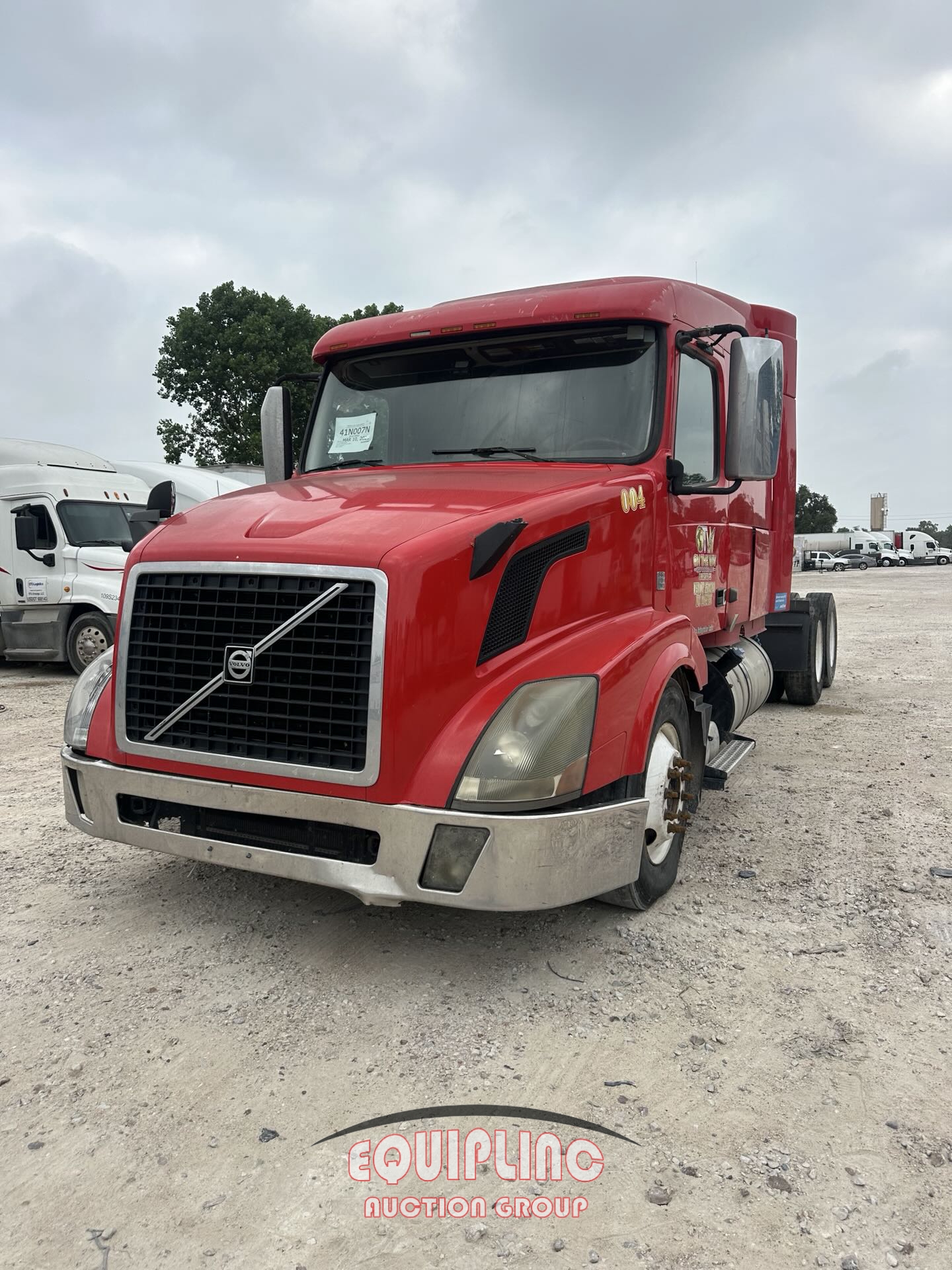 2013 VOLVO VNL860 TANDEM AXLE SLEEPER (A51219)