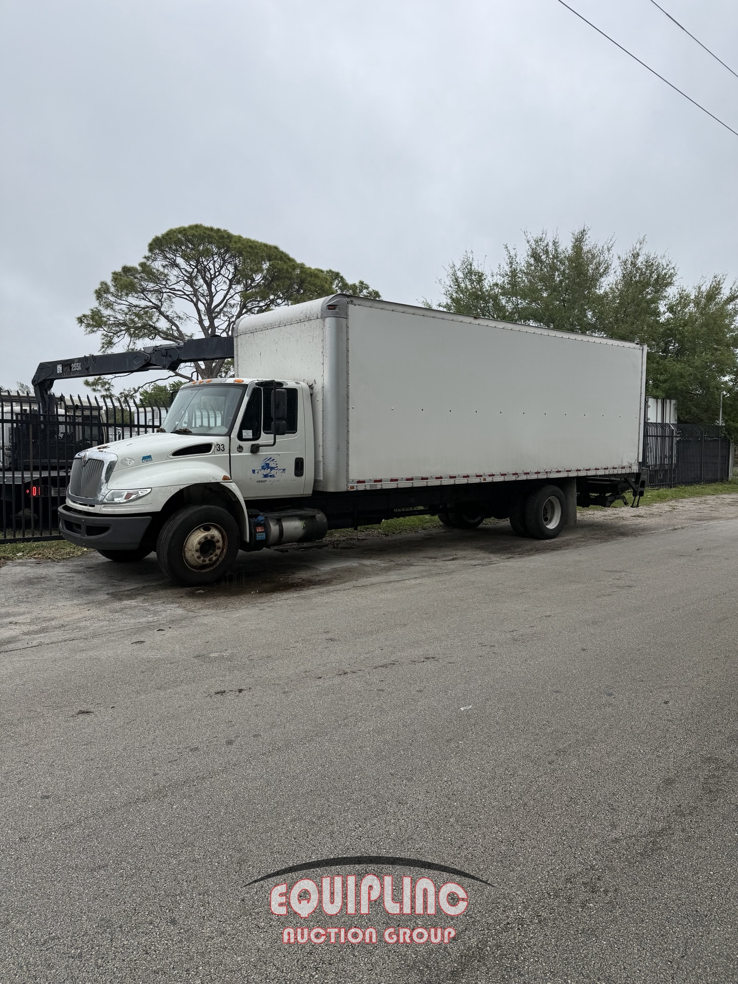 2017 INTERNATIONAL 4300 4X2 S/A 26FT NON CDL BOX TRUCK (A67147)