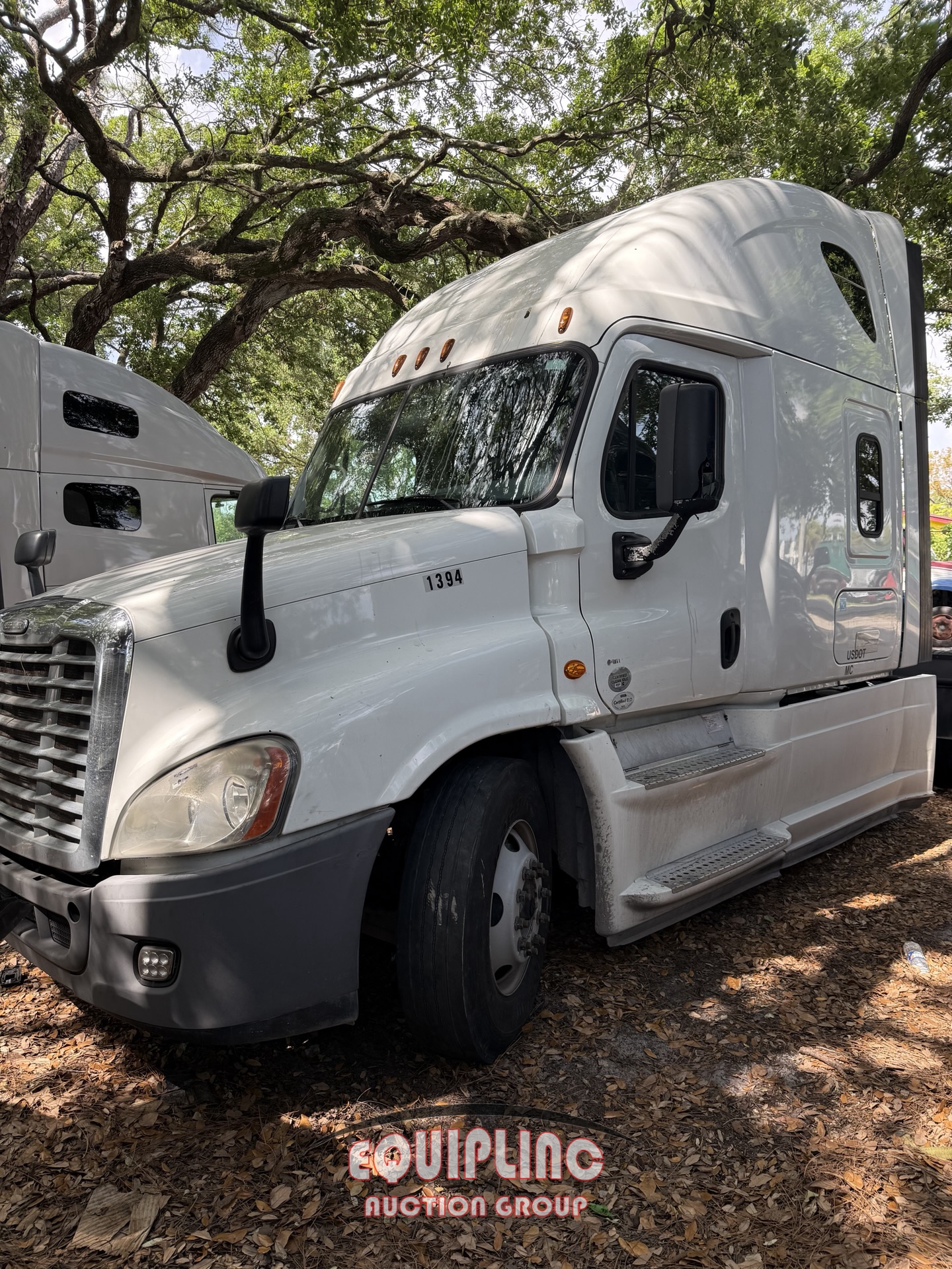 2015 FREIGHTLINER CASCADIA 6X4 T/A SLEEPER TRUCK TRACTOR (A69167)