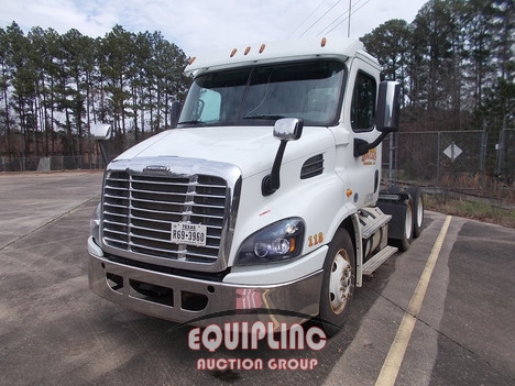 2016 FREIGHTLINER CASCADIA TANDEM AXLE DAY CAB (A45678)
