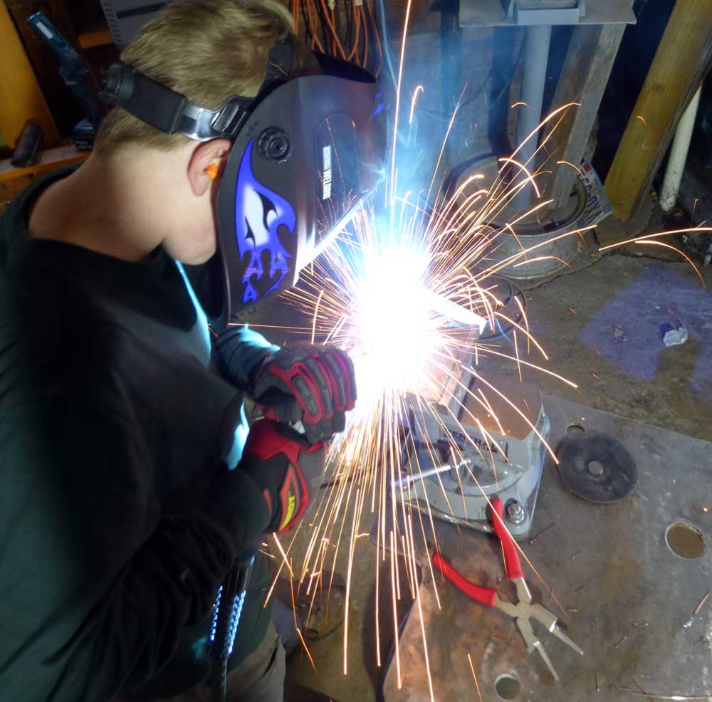 andrewweld748.jpg