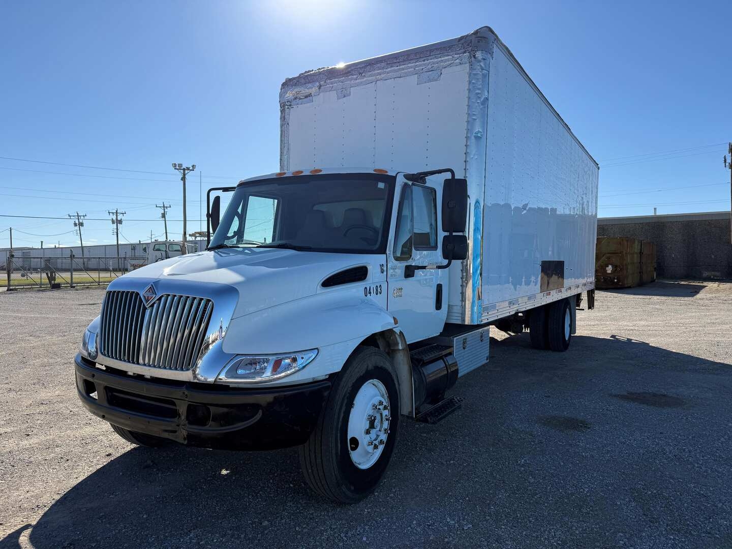 2004 INTERNATIONAL DURASTAR 4300 BOX TRUCK (A55745)
