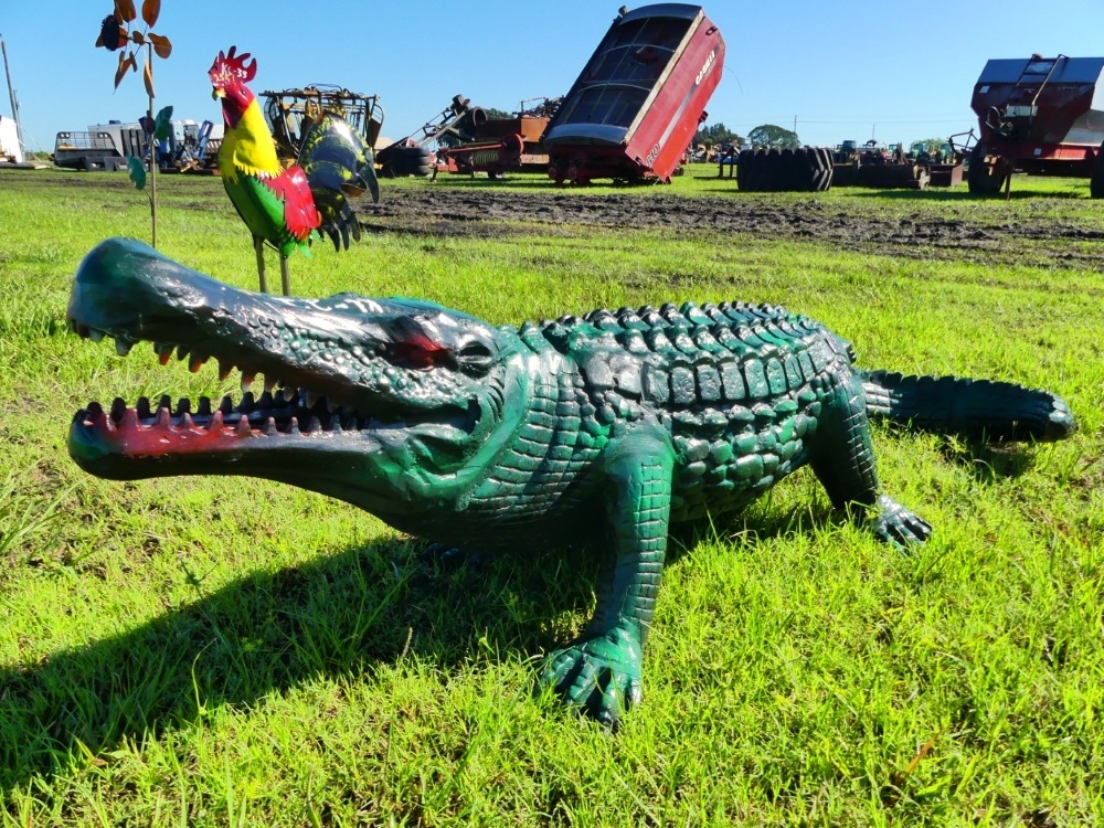 Alligator Statue (A53316)