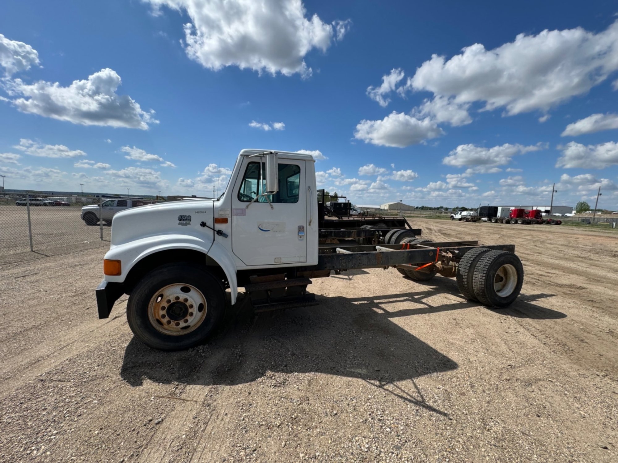 2000 INTERNATIONAL 4700 (INOPERABLE) (A48992)